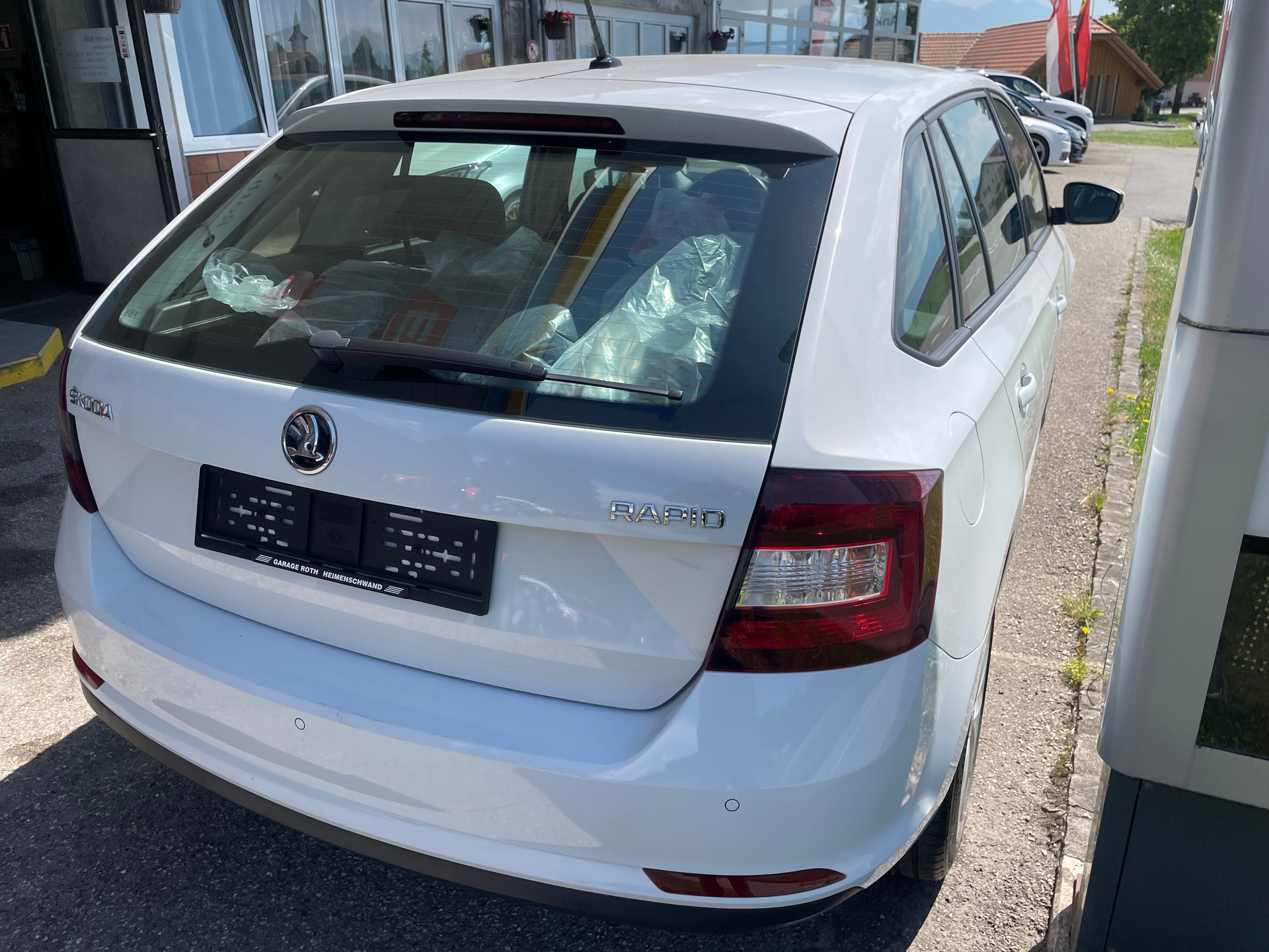 SKODA Rapid Spaceback 1.0 TSI Ambition-image-2