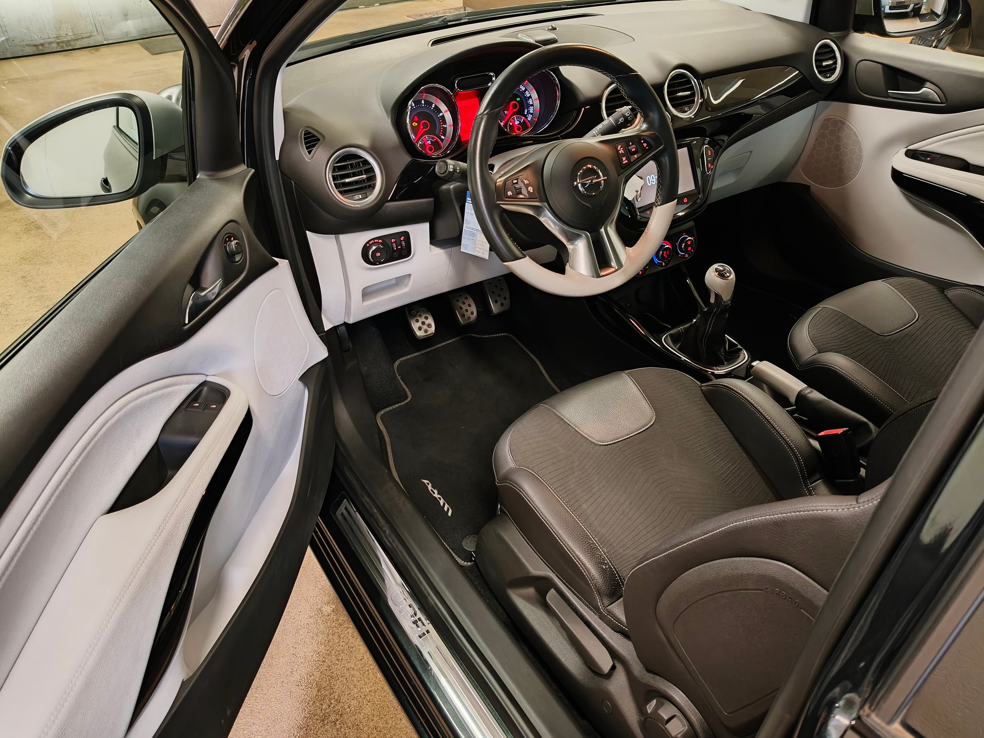 OPEL Adam 1.4 ecoFLEX Black Link-image-14