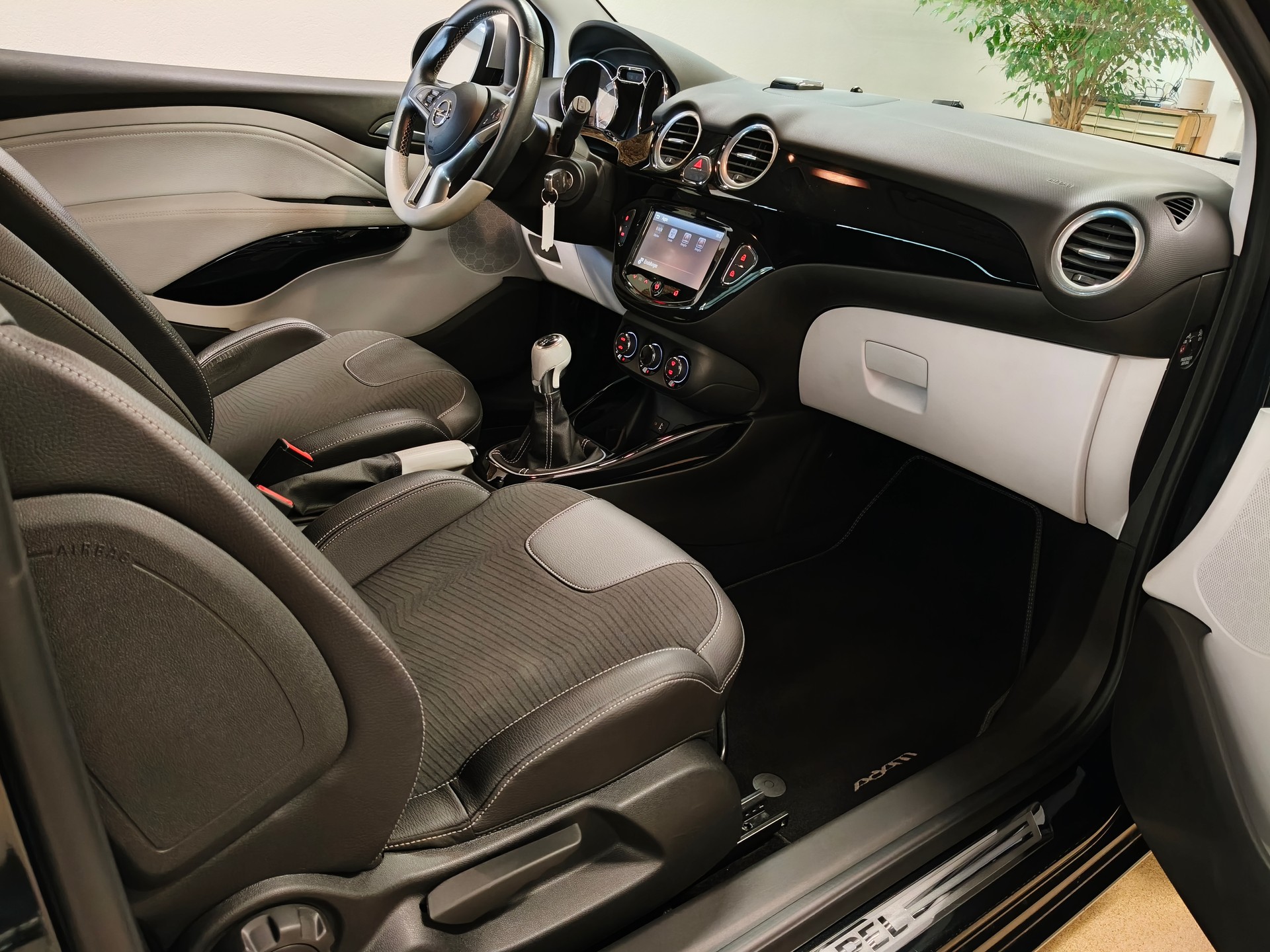 OPEL Adam 1.4 ecoFLEX Black Link-image-23