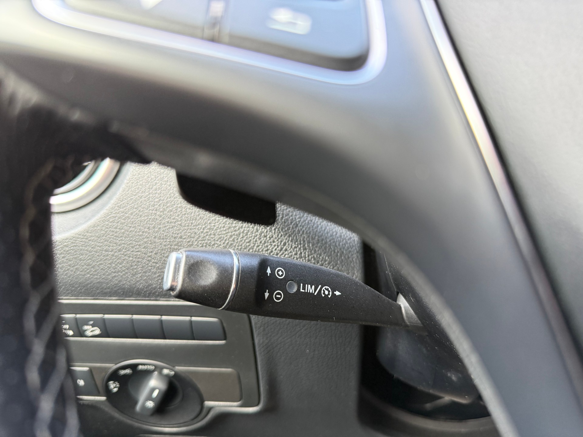 MERCEDES-BENZ Vito 116 CDI Lang Pro Tourer 4Matic 9G-Tronic 5-Plätzer-image-14
