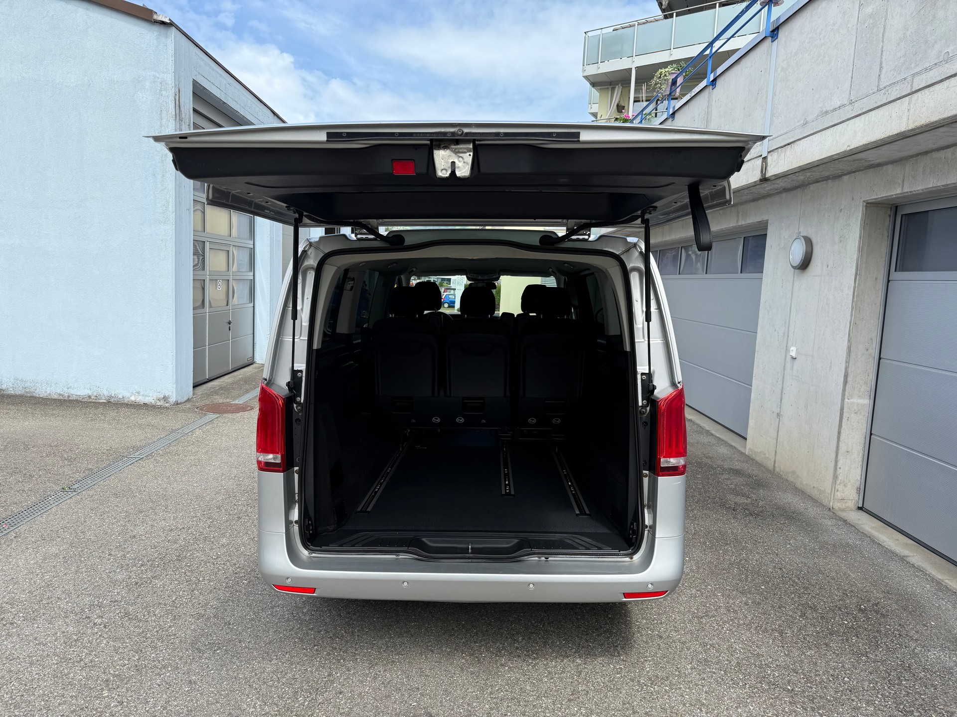 MERCEDES-BENZ Vito 116 CDI Lang Pro Tourer 4Matic 9G-Tronic 5-Plätzer-image-27