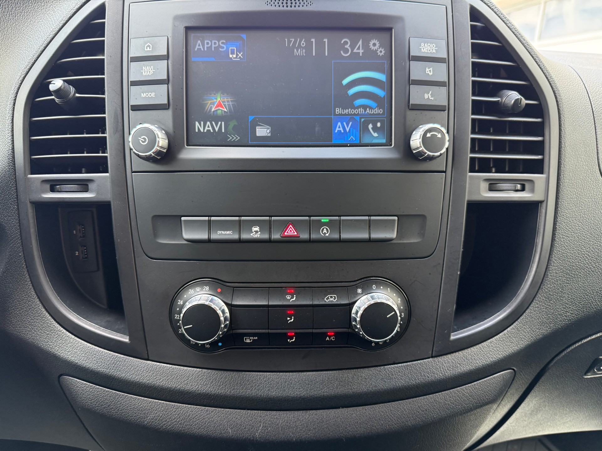 MERCEDES-BENZ Vito 116 CDI Lang Pro Tourer 4Matic 9G-Tronic 5-Plätzer-image-19