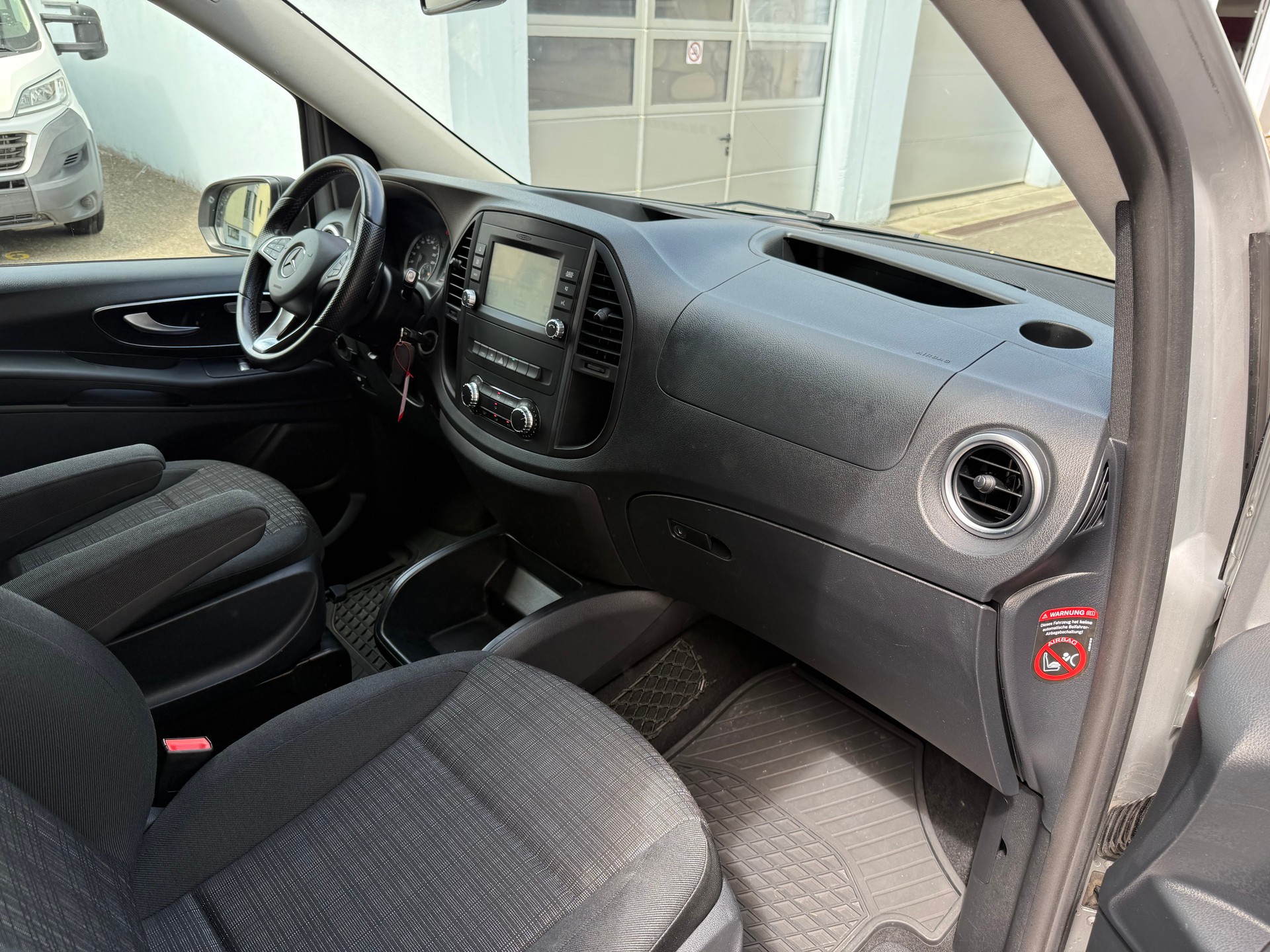 MERCEDES-BENZ Vito 116 CDI Lang Pro Tourer 4Matic 9G-Tronic 5-Plätzer-image-10