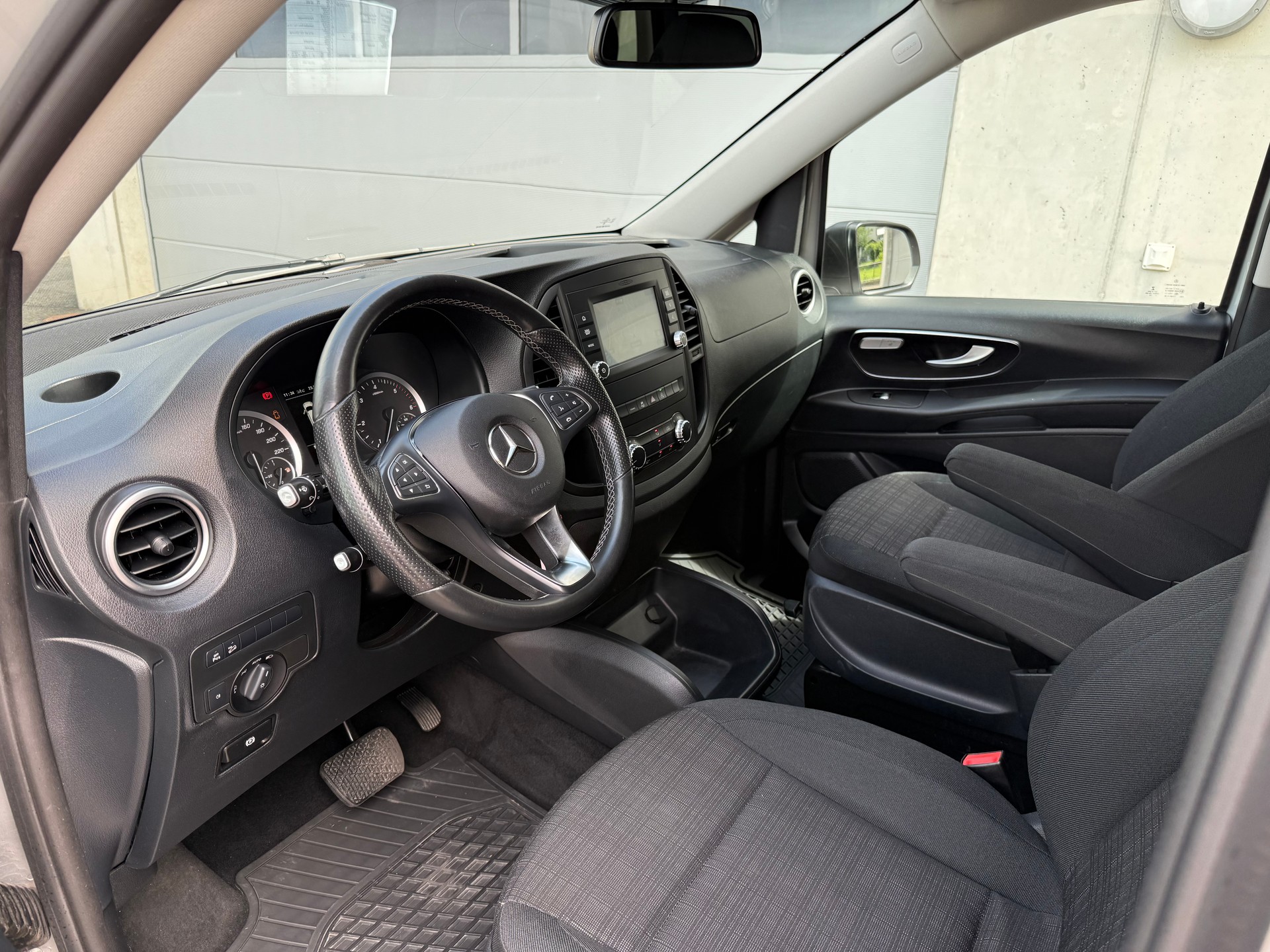 MERCEDES-BENZ Vito 116 CDI Lang Pro Tourer 4Matic 9G-Tronic 5-Plätzer-image-8