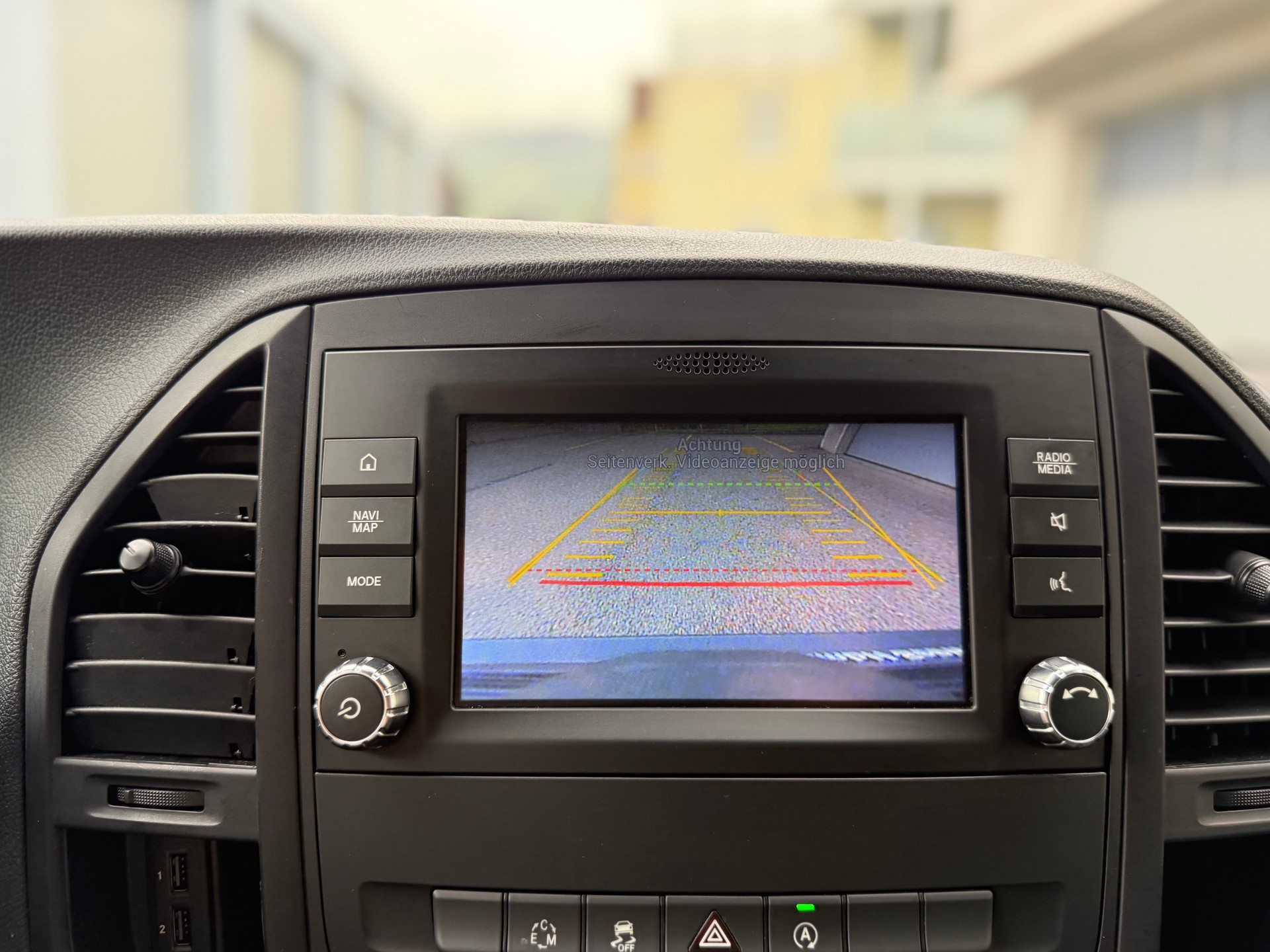 MERCEDES-BENZ Vito 116 CDI Lang Pro Tourer 4Matic 9G-Tronic 5-Plätzer-image-18