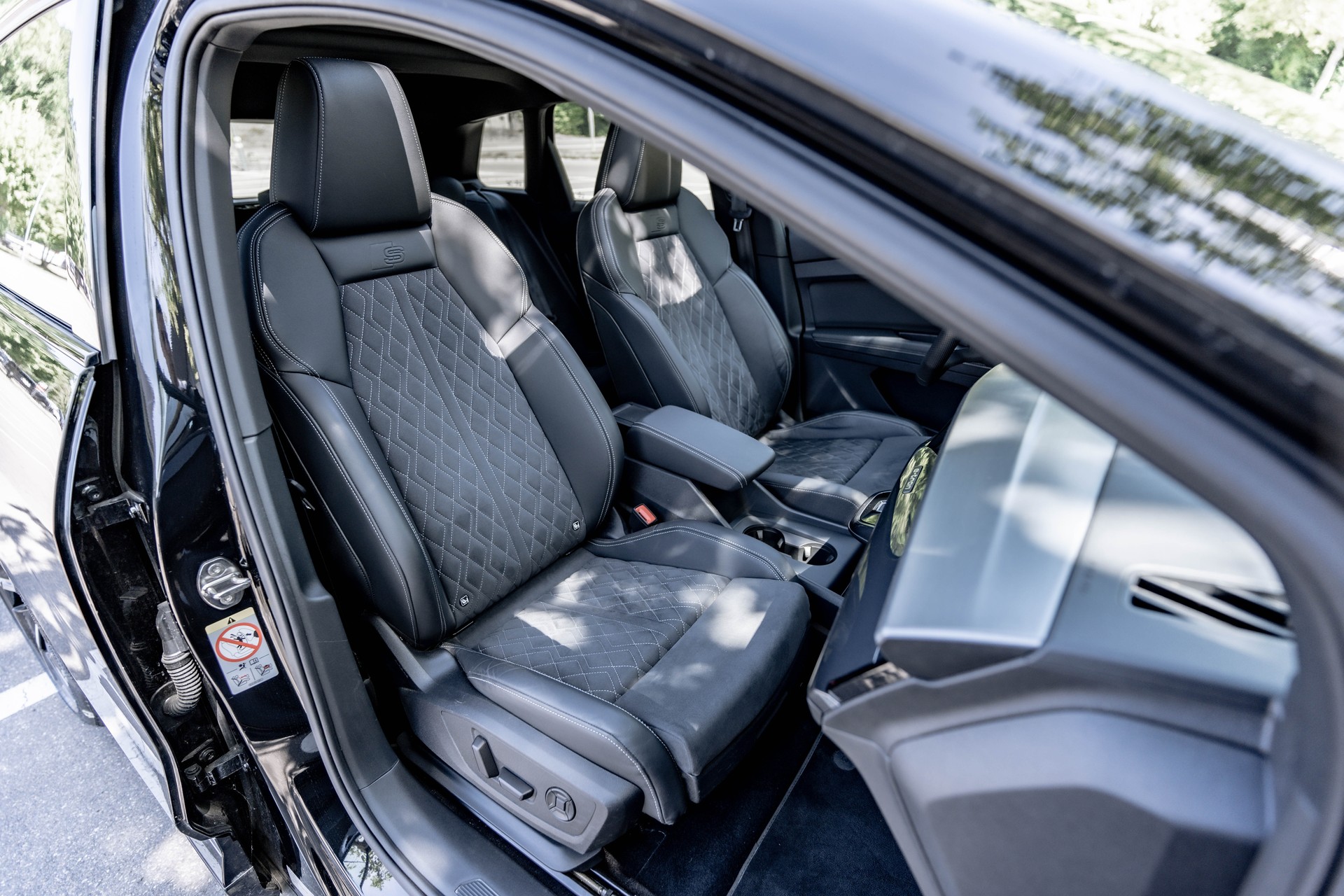AUDI Q4 e-tron 50 quattro S-Line * FRISCH AB MFK * top gepflegtes Fahrzeug * SOH 92,1% *-image-19