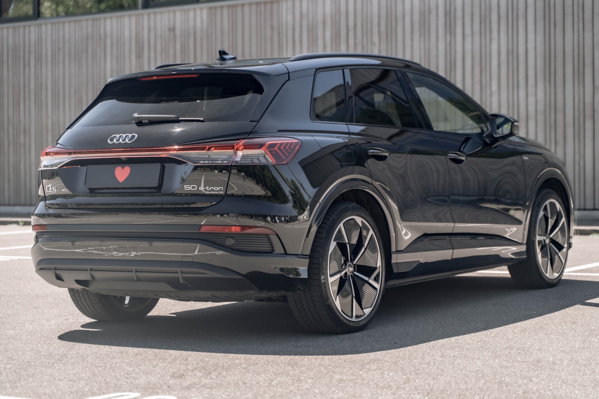 AUDI Q4 e-tron 50 quattro S-Line * FRISCH AB MFK * top gepflegtes Fahrzeug * SOH 92,1% *-image-8