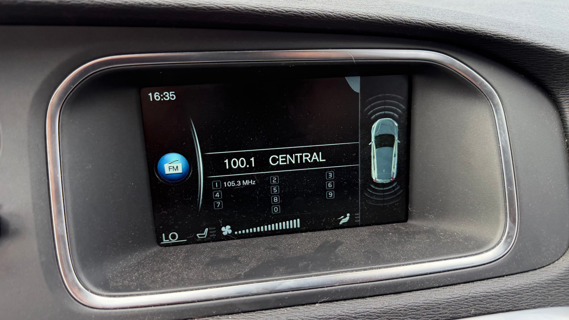 VOLVO V40 D2 Kinetic Geartronic-image-8