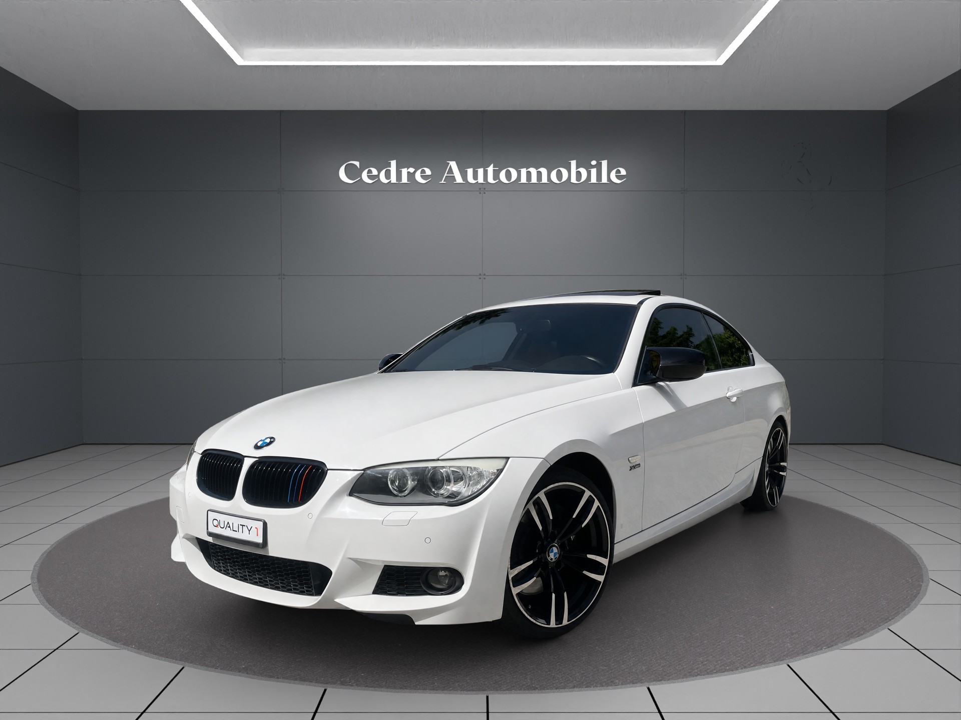 BMW 335i xDrive Coupé M Sport Steptronic-image-1