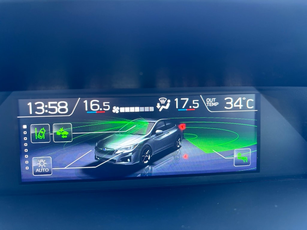 SUBARU XV 2.0 Luxury AWD Lineartronic-image-11