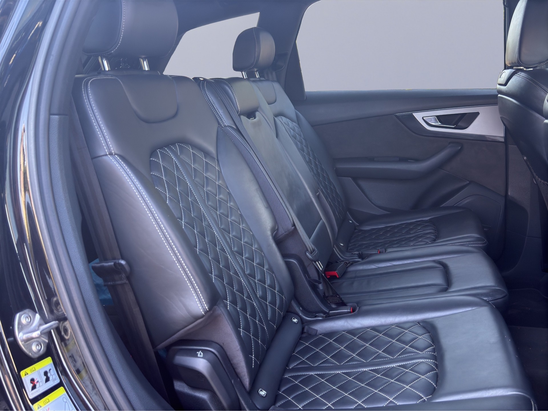 AUDI SQ7 4.0 TDI quattro tiptronic-image-12