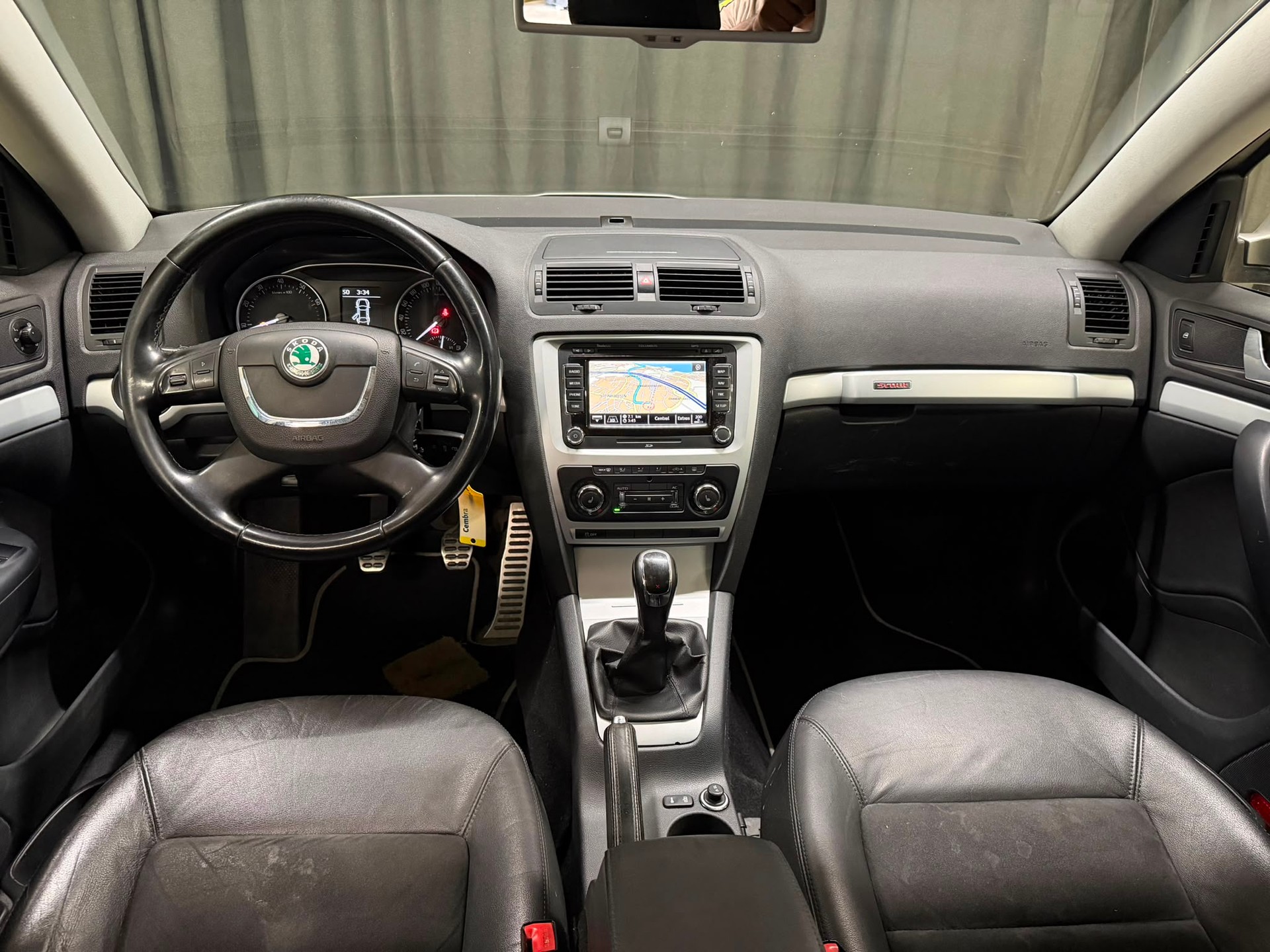 SKODA Octavia Combi 1.8 TSI Scout 4x4-image-8