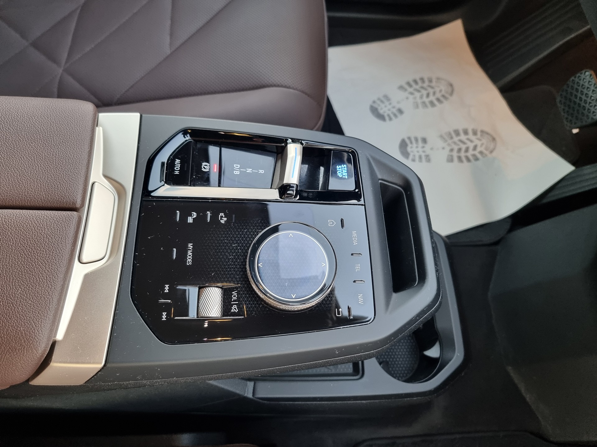 BMW iX xDrive40-image-9
