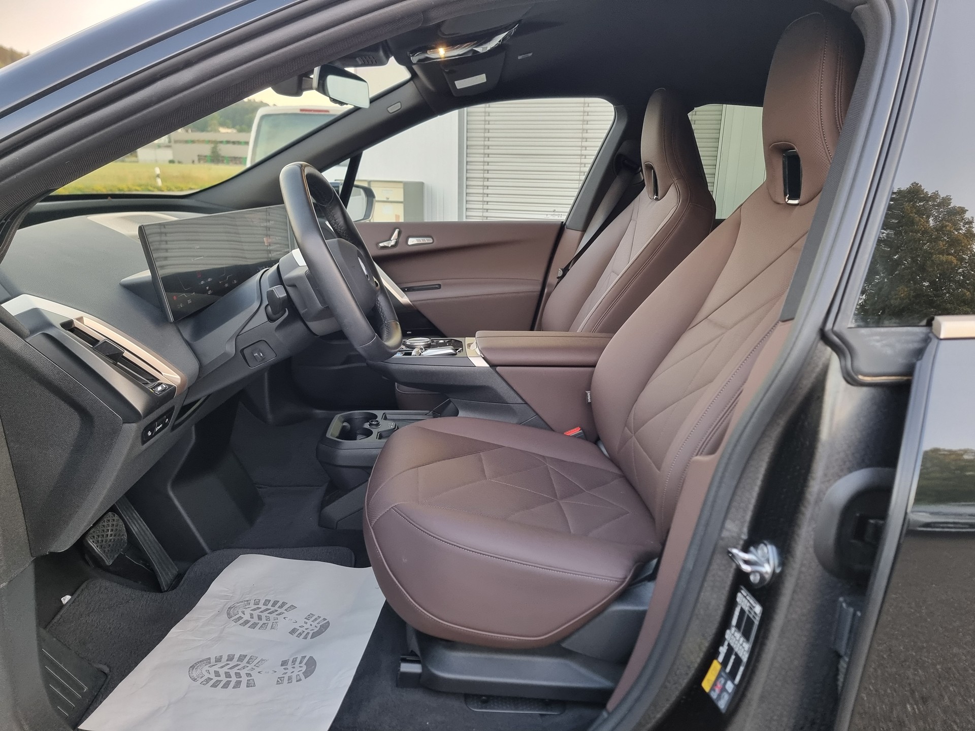 BMW iX xDrive40-image-5