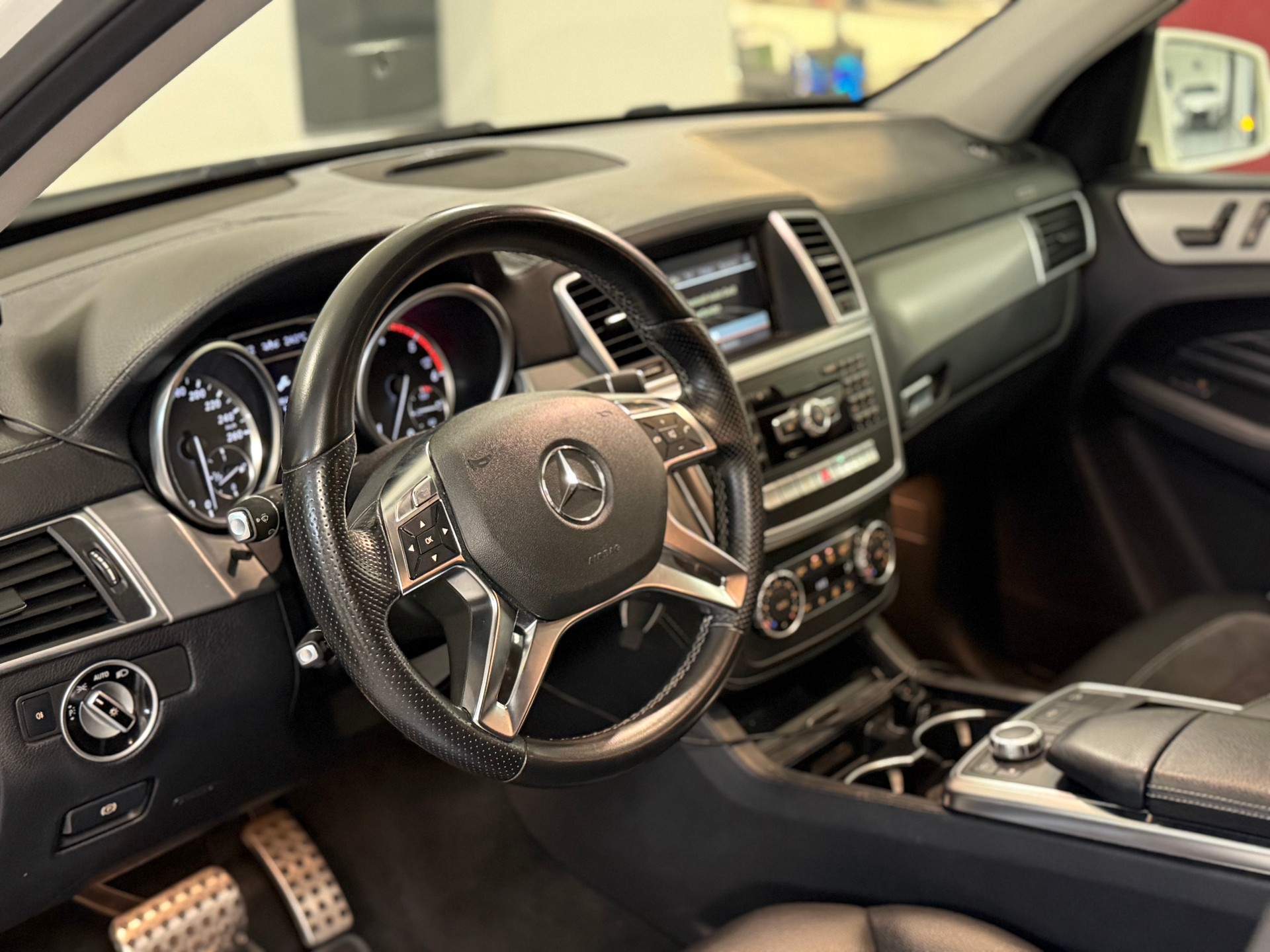 MERCEDES-BENZ ML 350 BlueTEC Edition 4Matic 7G-Tronic-image-7