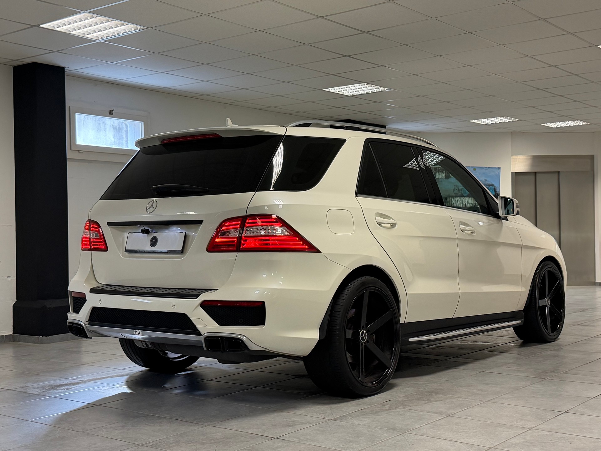 MERCEDES-BENZ ML 350 BlueTEC Edition 4Matic 7G-Tronic-image-8