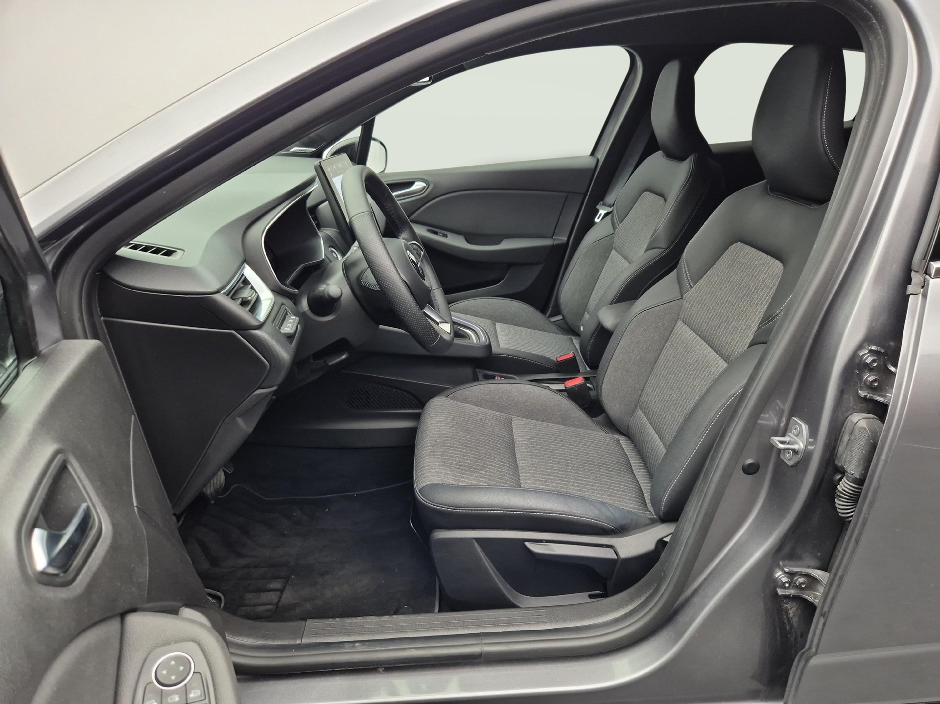 MITSUBISHI Colt 1.6 HEV Instyle-showroom-element-2