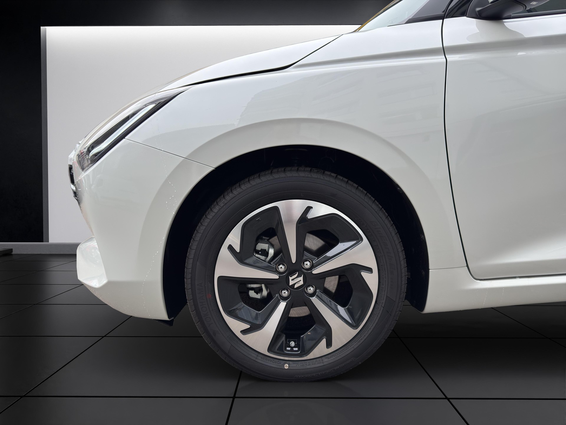 SUZUKI Swift 1.2 Compact Top Hybrid-image-9