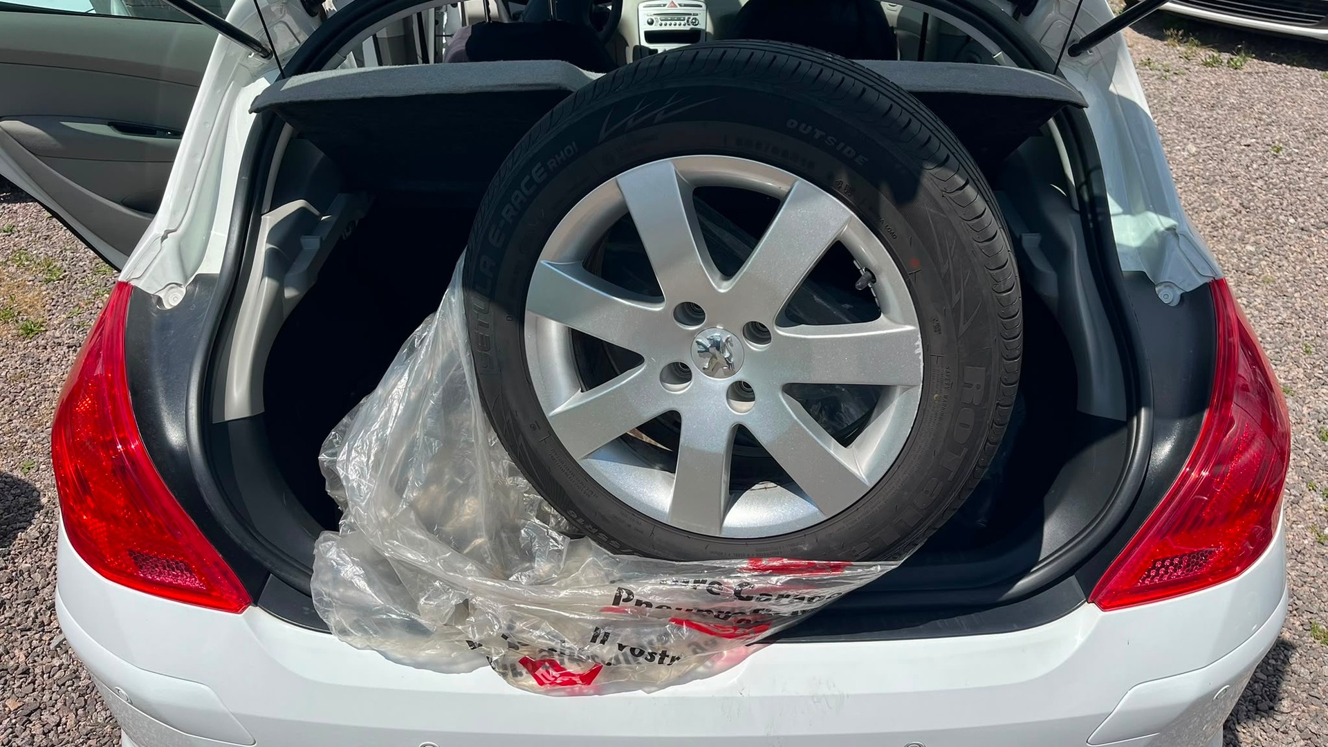 PEUGEOT 308 1.6 HDI Sport 2-Tronic-image-8