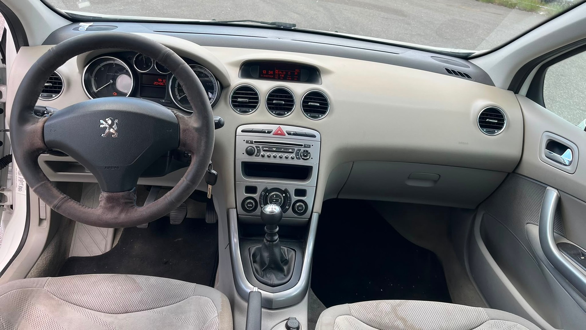 PEUGEOT 308 1.6 HDI Sport 2-Tronic-image-5