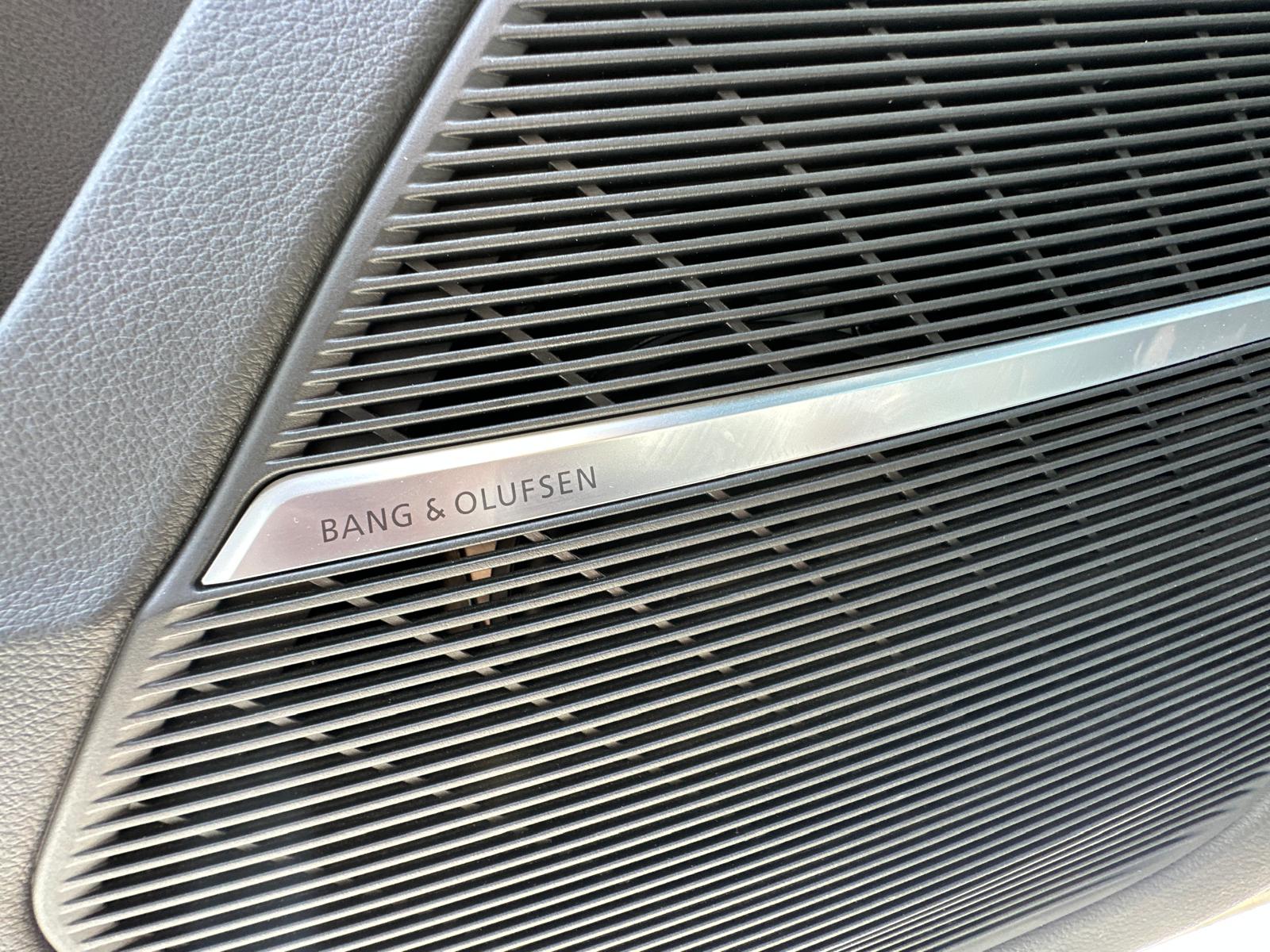 AUDI RSQ8 quattro tiptronic-image-8