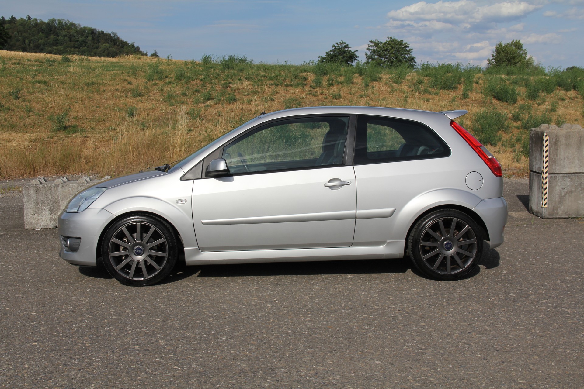 FORD Fiesta 2.0 16V ST-image-0