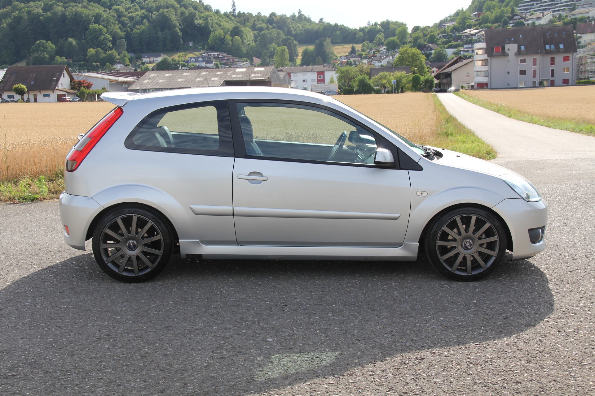 FORD Fiesta 2.0 16V ST-image-3