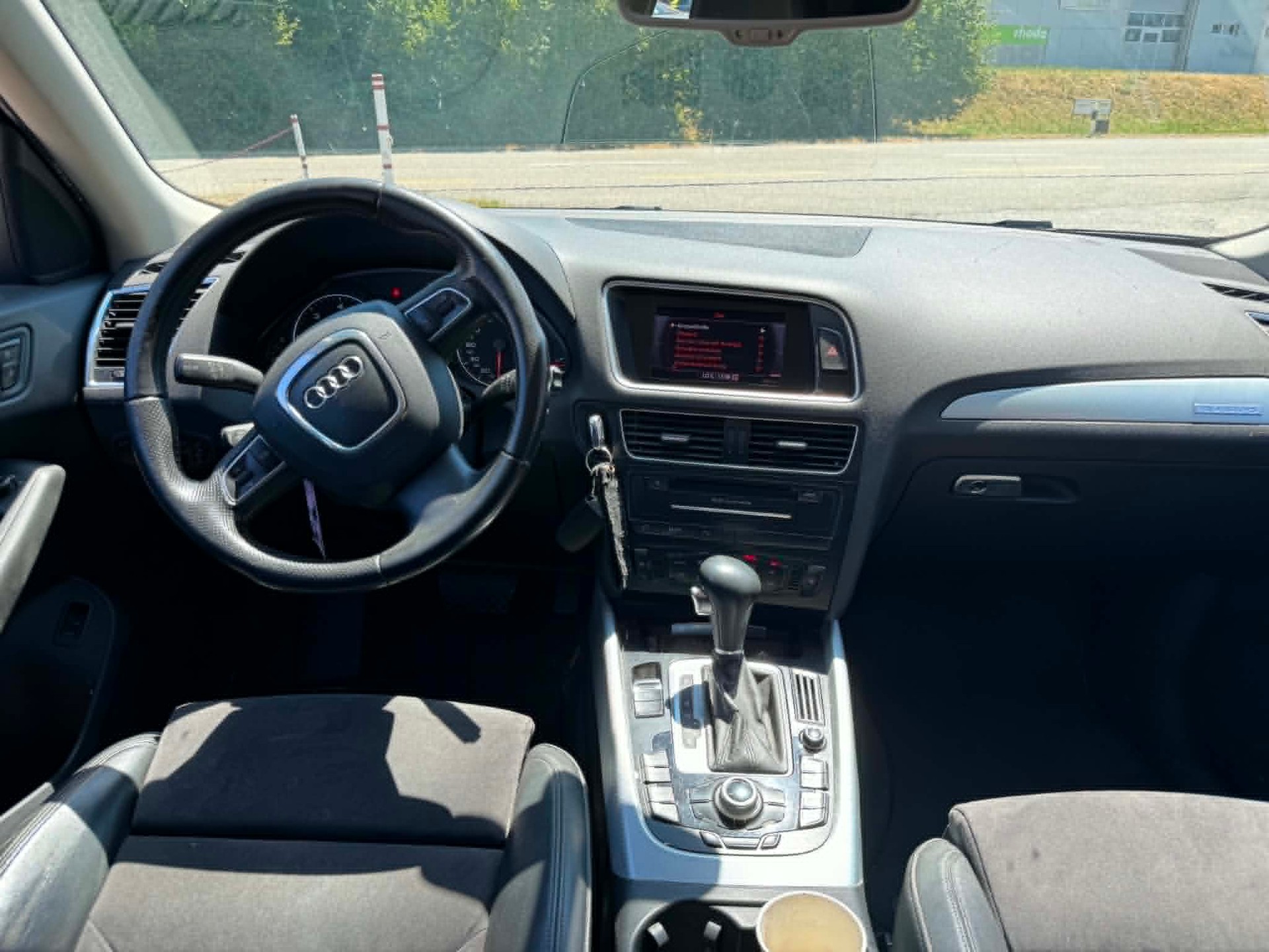 AUDI Q5 2.0 TDI quattro S-tronic-image-2