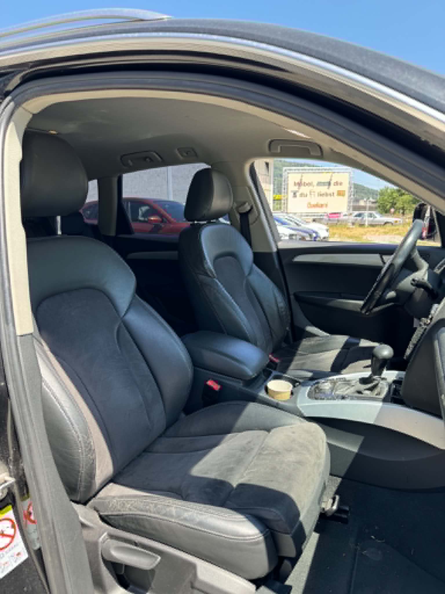 AUDI Q5 2.0 TDI quattro S-tronic-image-11
