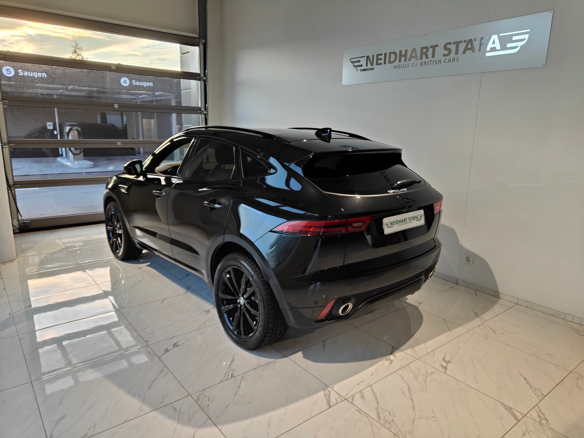 JAGUAR E-Pace 2.0 P250 R-Dynamic AWD SE-image-2