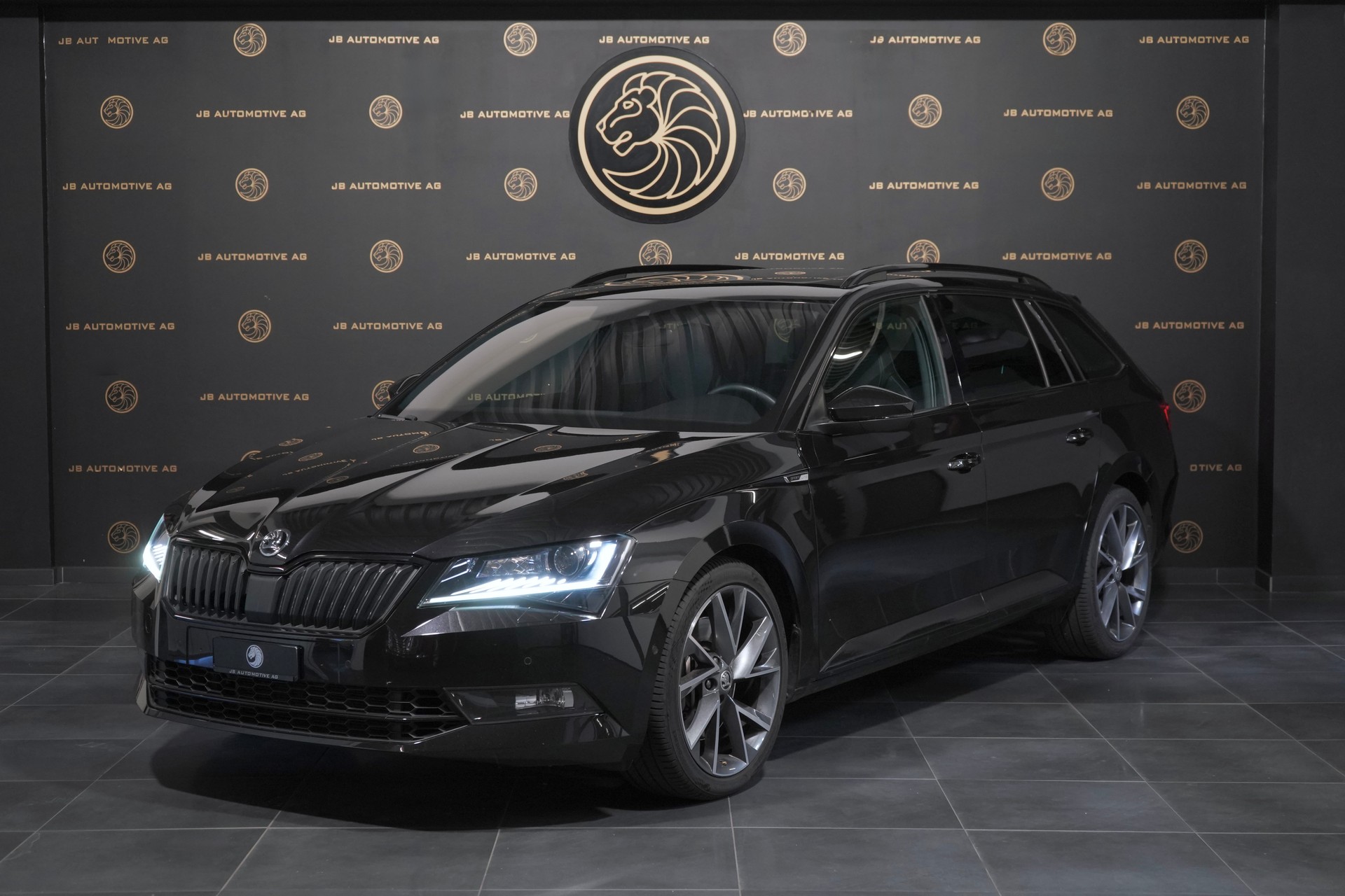 SKODA Superb Combi 2.0 TSI Ambition DSG 4x4-image-0