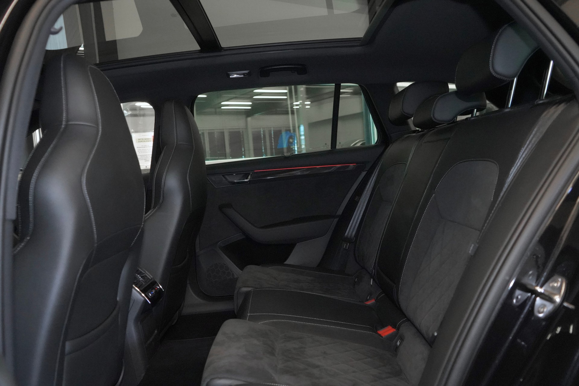 SKODA Superb Combi 2.0 TSI Ambition DSG 4x4-image-7