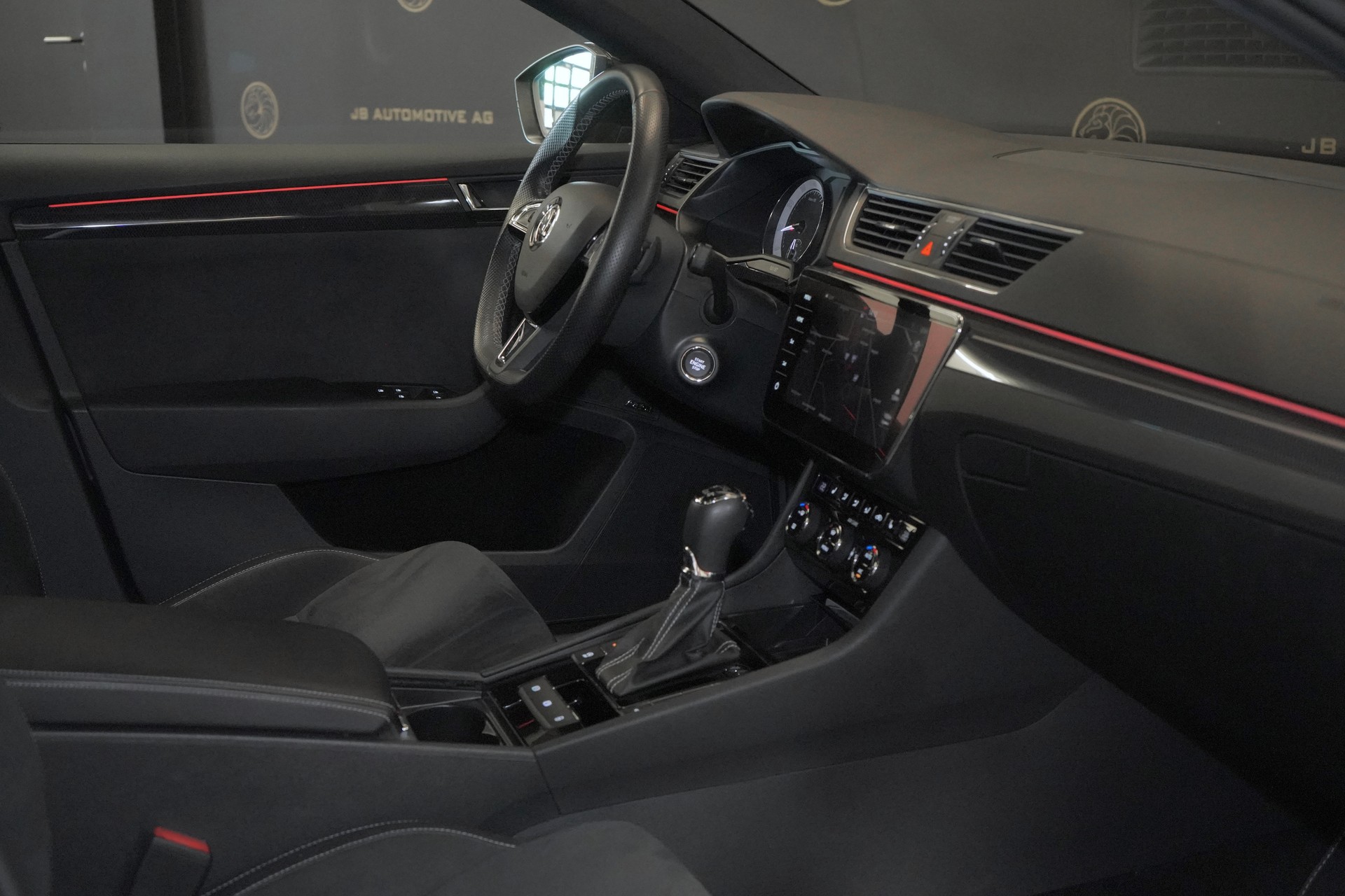 SKODA Superb Combi 2.0 TSI Ambition DSG 4x4-image-5