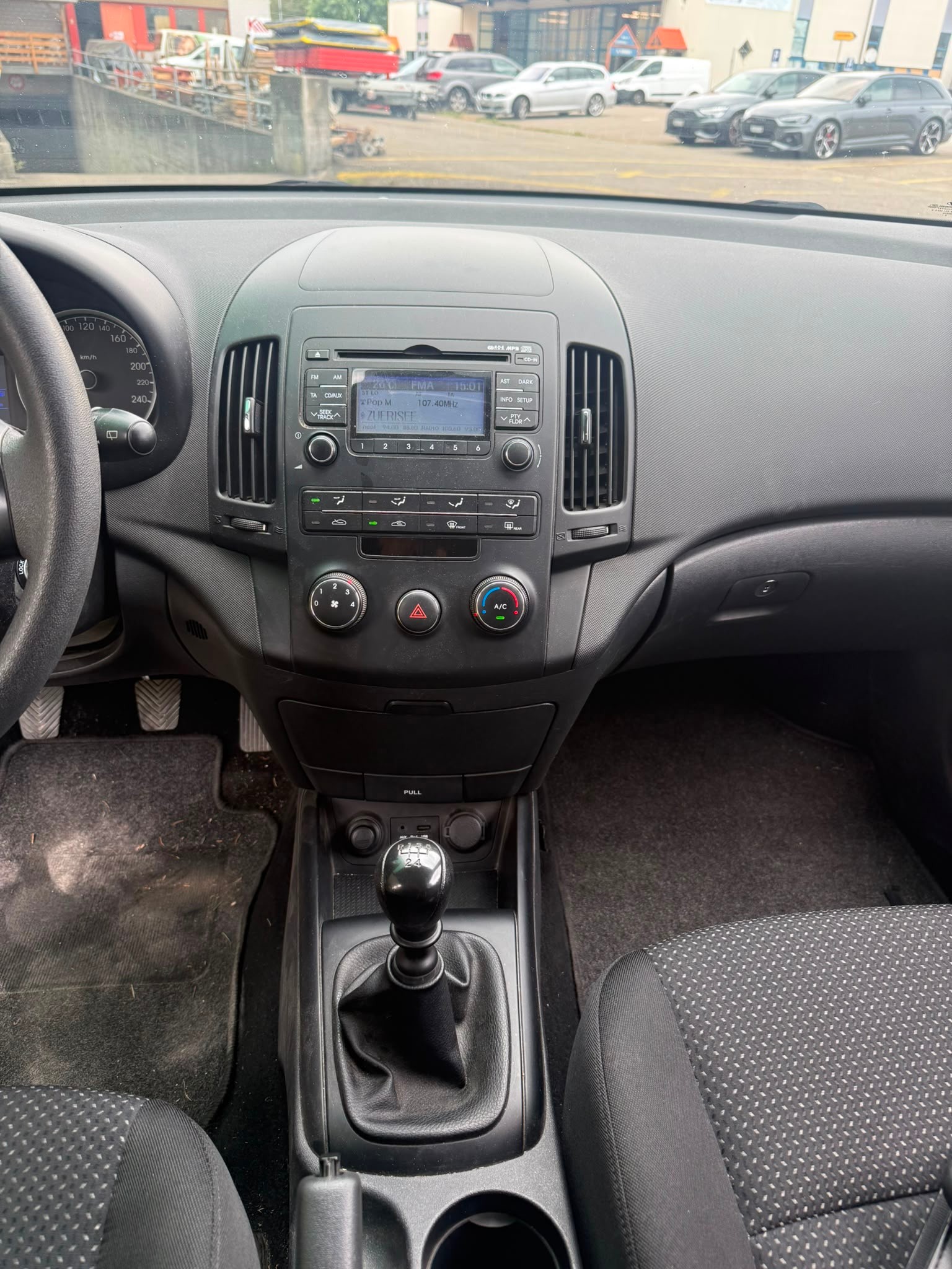 HYUNDAI i30 1.4 Comfort-image-11