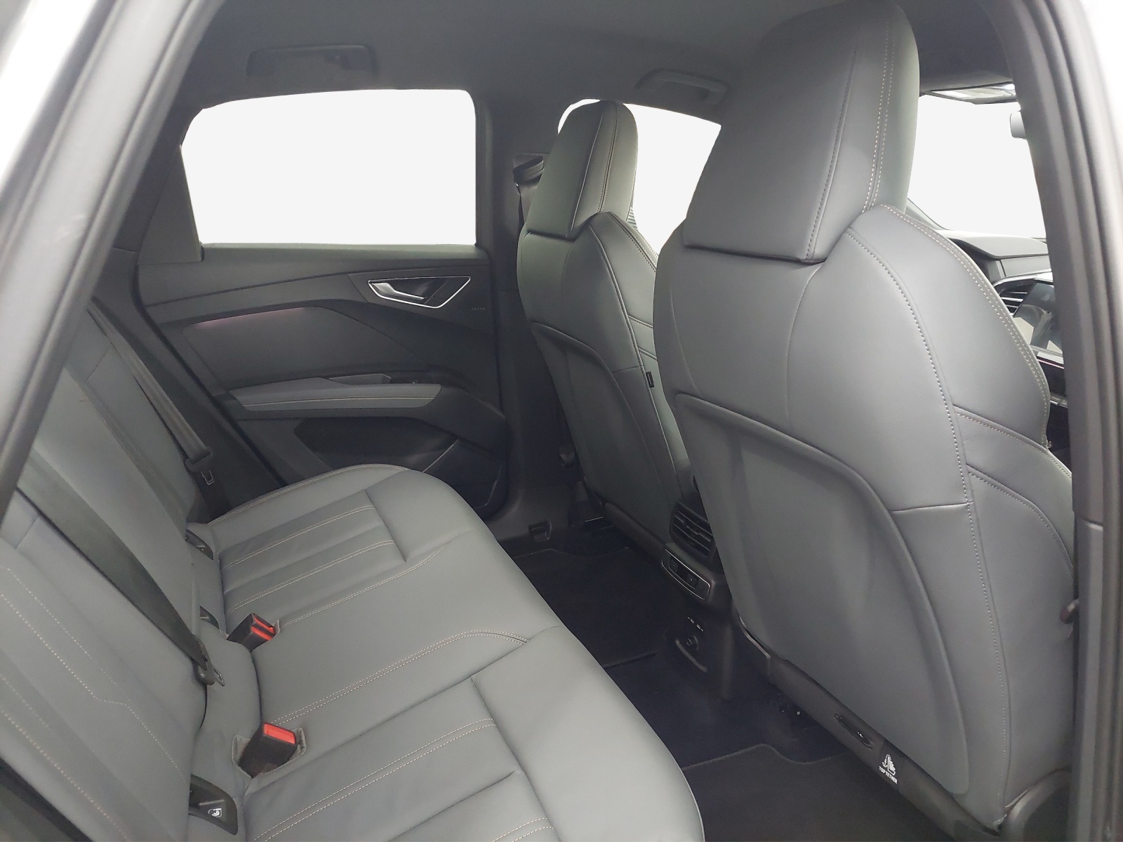 AUDI Q4 Sportback e-tron 50 quattro-image-13