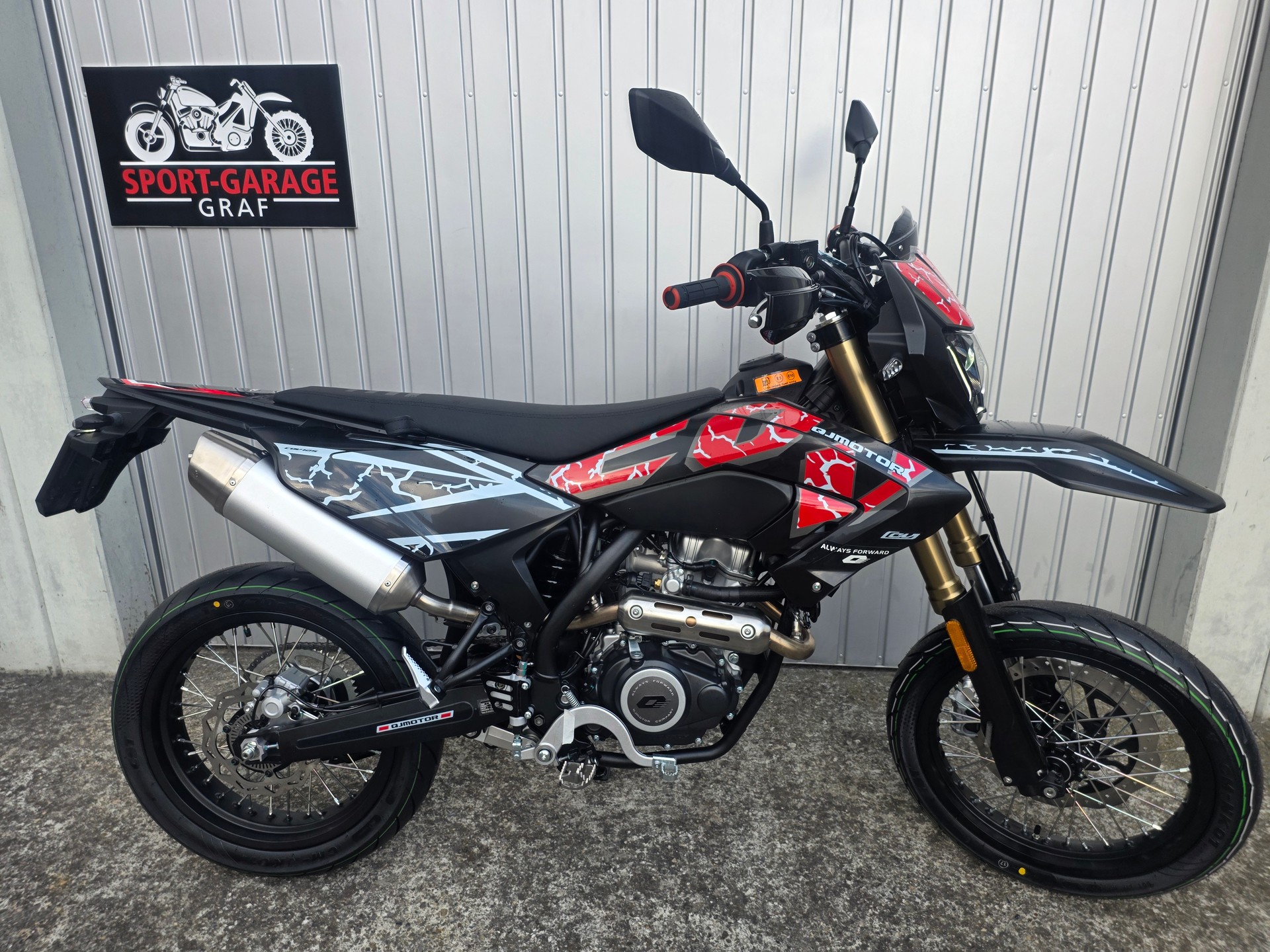 QJ COV 125 Supermoto
