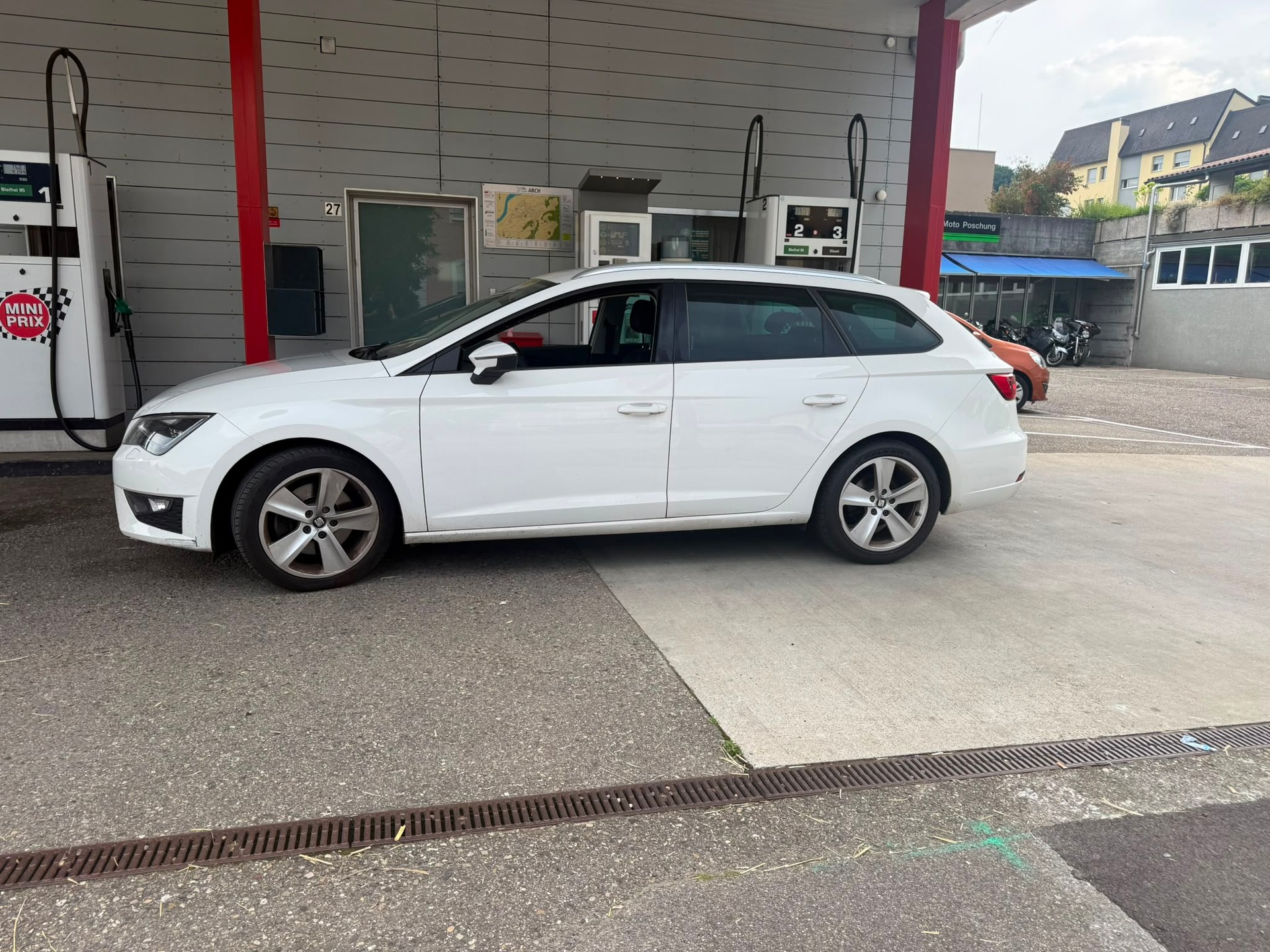 SEAT Leon ST 2.0 TDI FR Line DSG-image-5