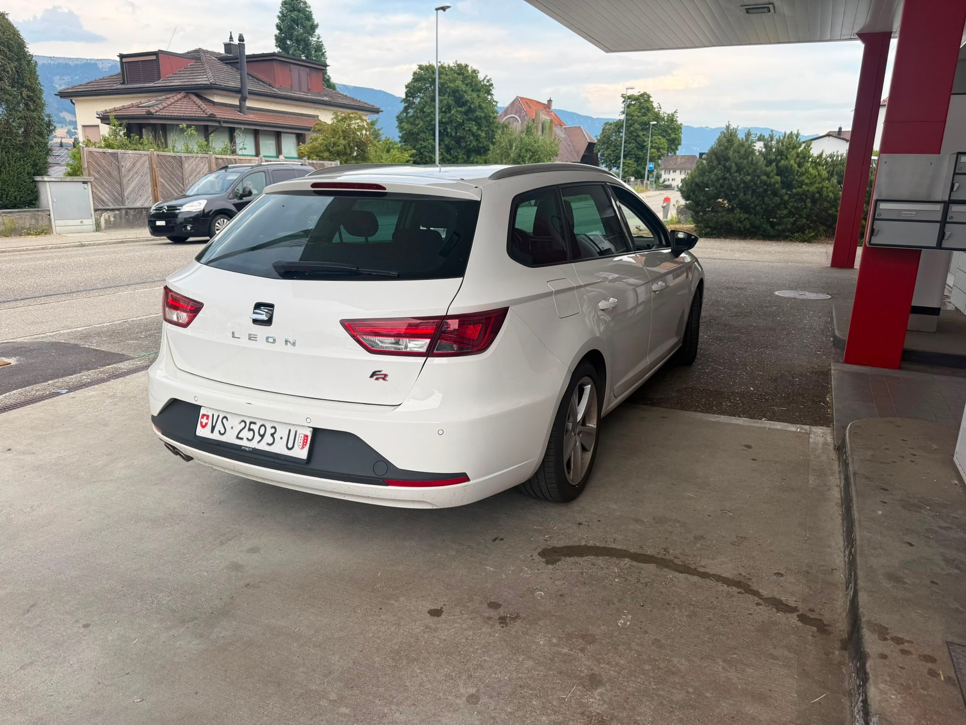 SEAT Leon ST 2.0 TDI FR Line DSG-image-1