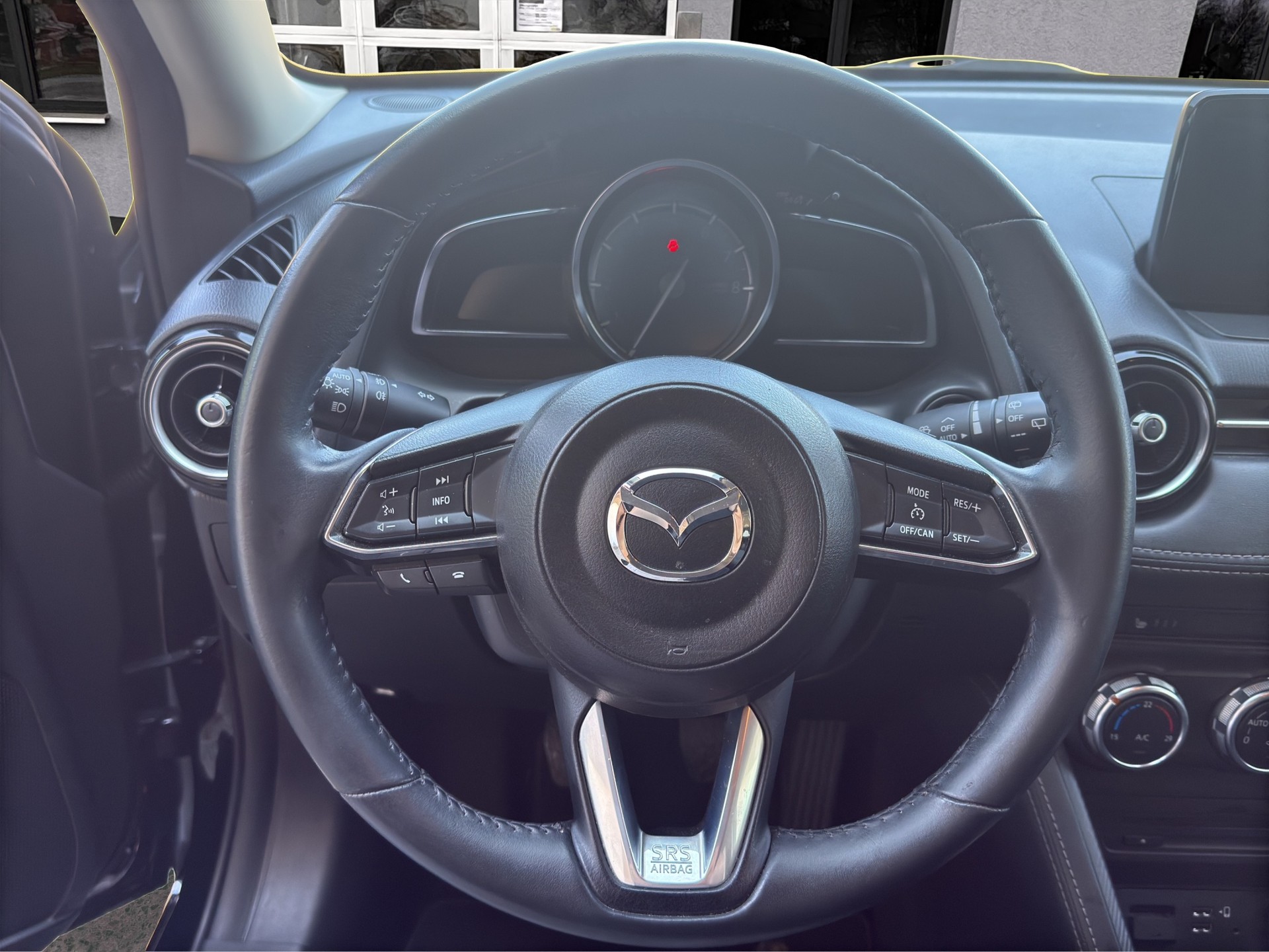 MAZDA 2 SKYACTIV-G 115 Revolution-image-11