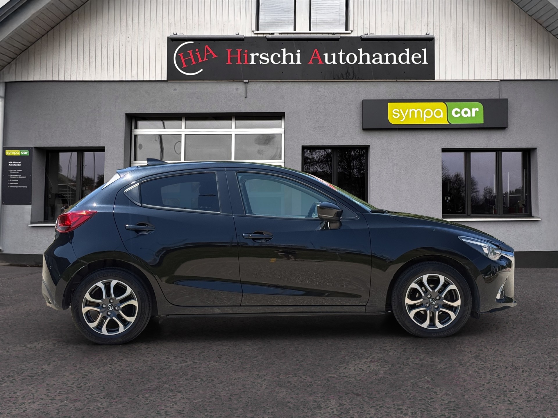 MAZDA 2 SKYACTIV-G 115 Revolution-image-5