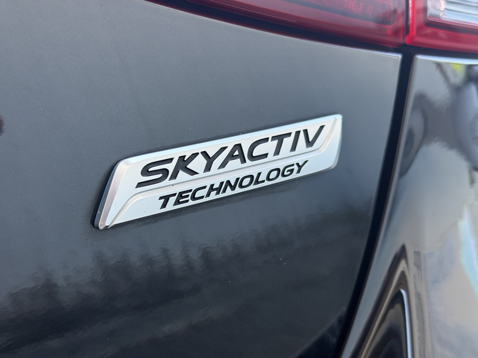 MAZDA 2 SKYACTIV-G 115 Revolution-image-10