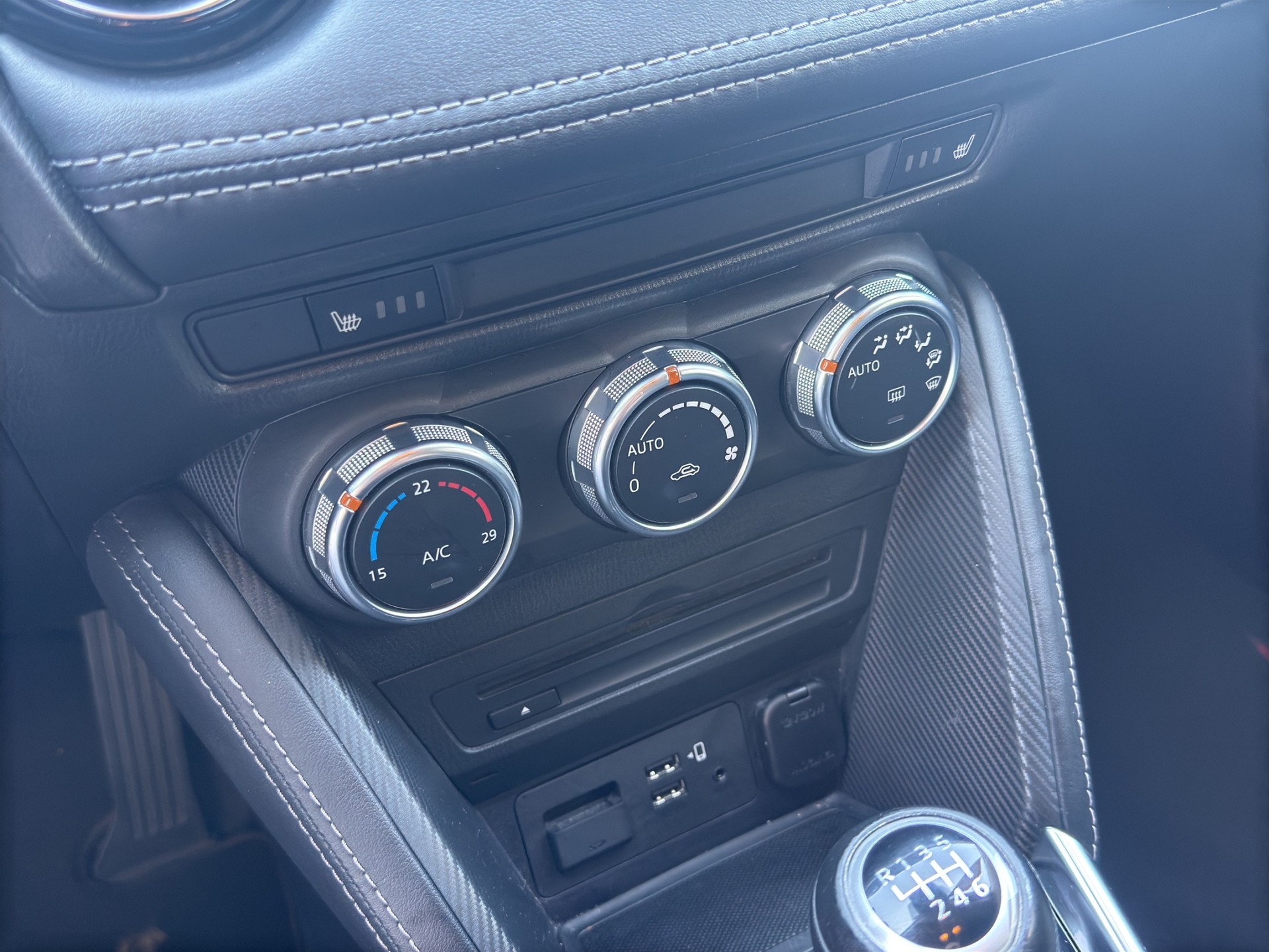MAZDA 2 SKYACTIV-G 115 Revolution-image-22