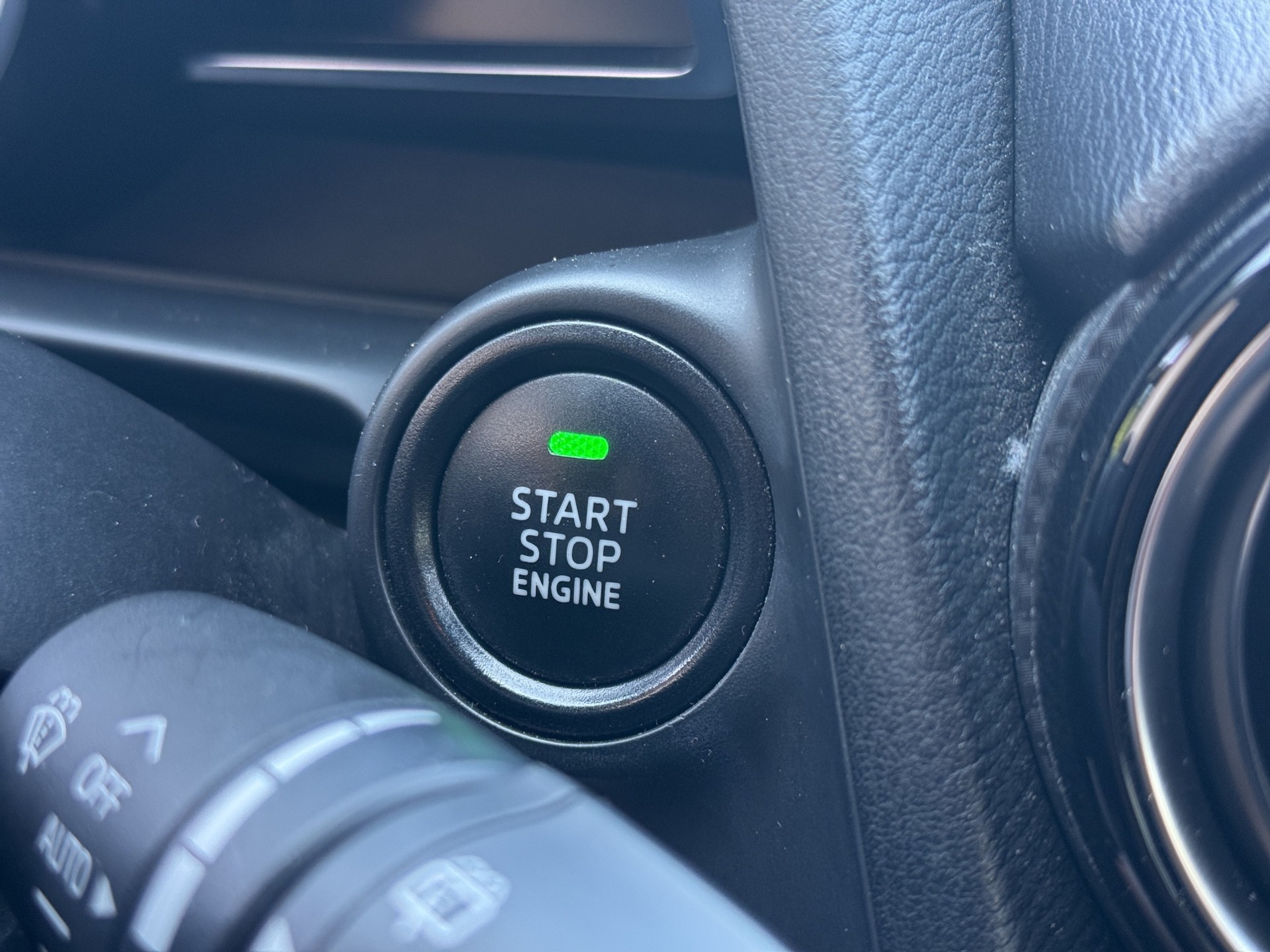 MAZDA 2 SKYACTIV-G 115 Revolution-image-29