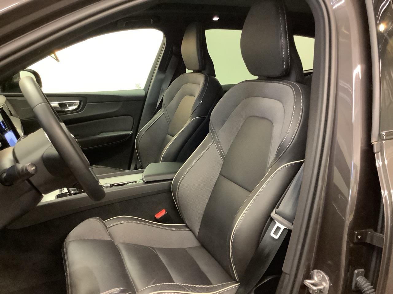 VOLVO XC60 B4 Diesel Mild Hybrid AWD R-Design Geartronic-showroom-element-3