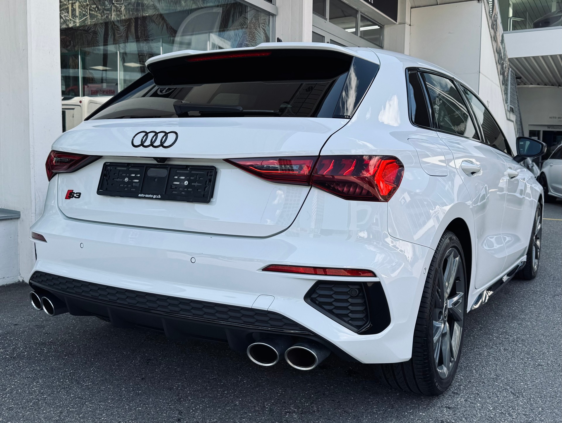 AUDI S3 Sportback 2.0 TFSI quattro S-tronic-image-4
