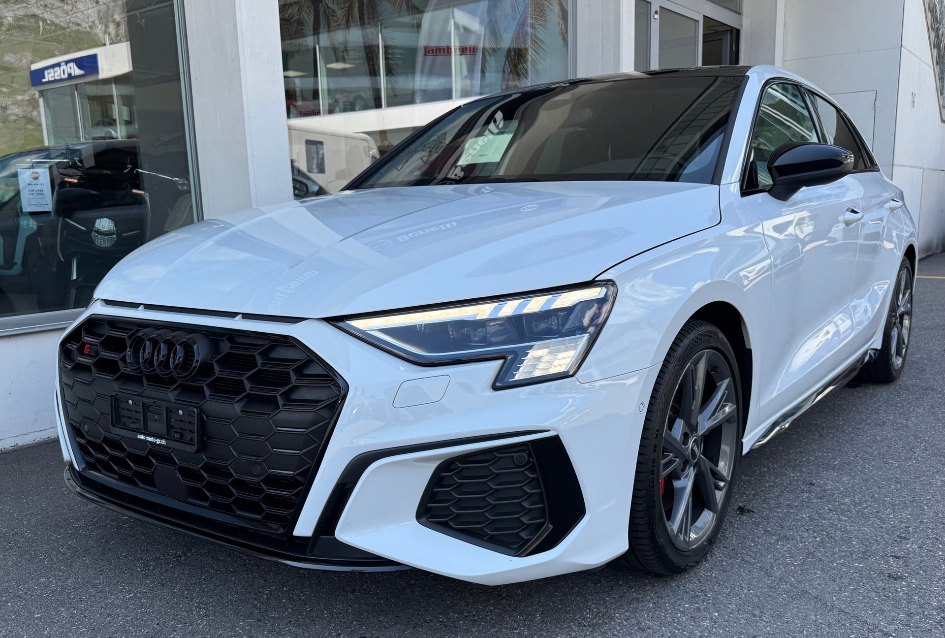 AUDI S3 Sportback 2.0 TFSI quattro S-tronic-image-5