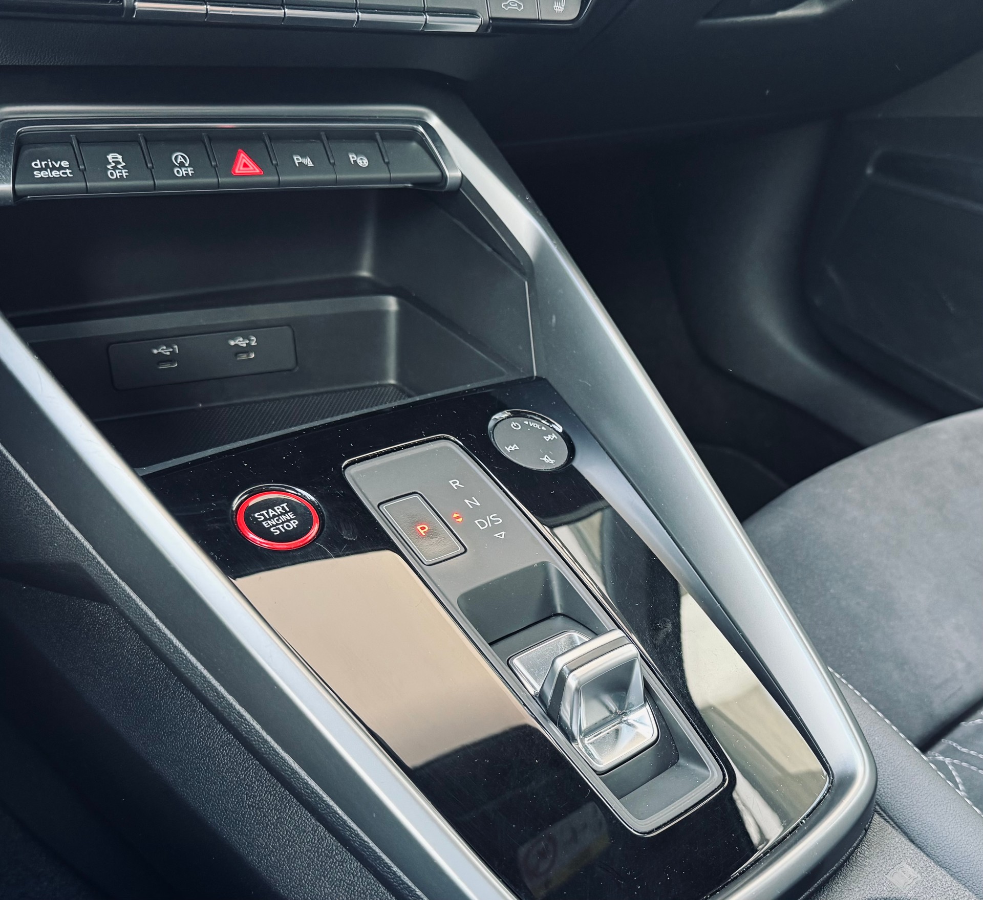 AUDI S3 Sportback 2.0 TFSI quattro S-tronic-image-18