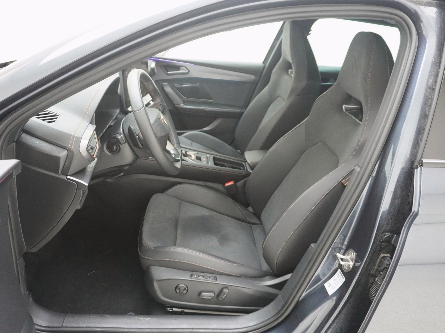 CUPRA Leon ST 2.0 TSI VZ 4Drive DSG-image-14