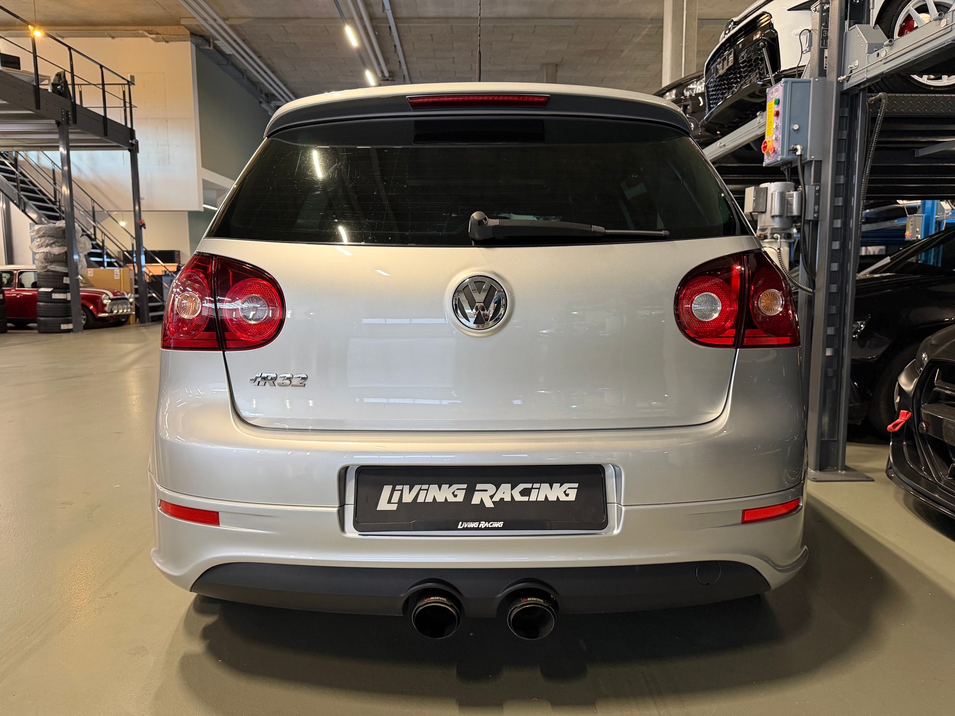 VW Golf R32 4Motion DSG-image-3