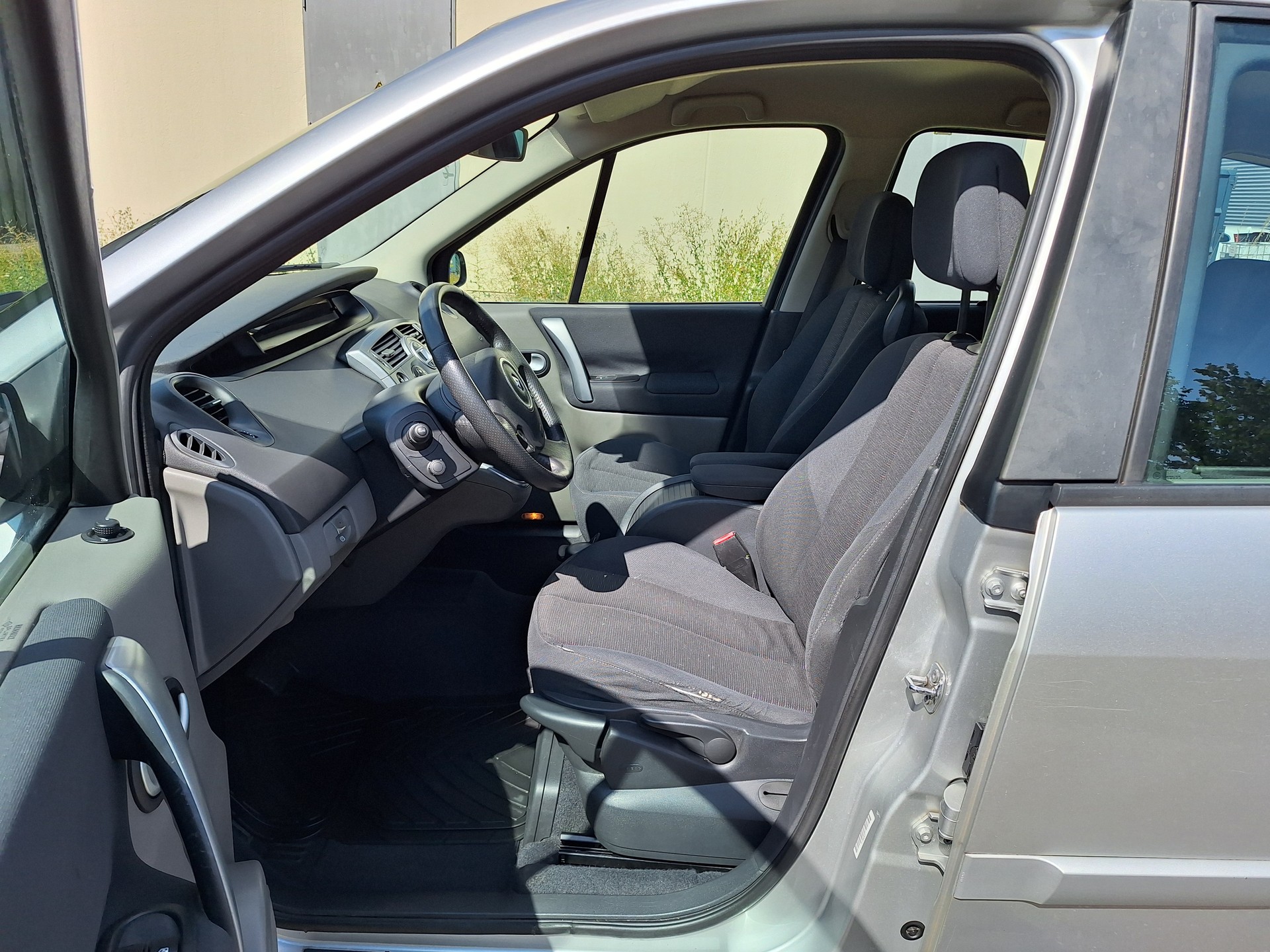 RENAULT SCENIC-image-6